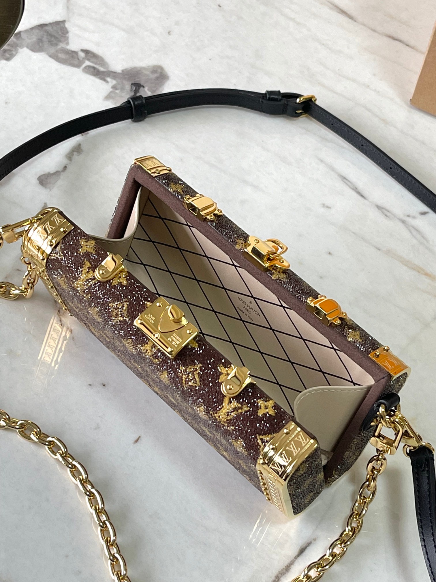 Louis Vuitton Basic Bag M-s