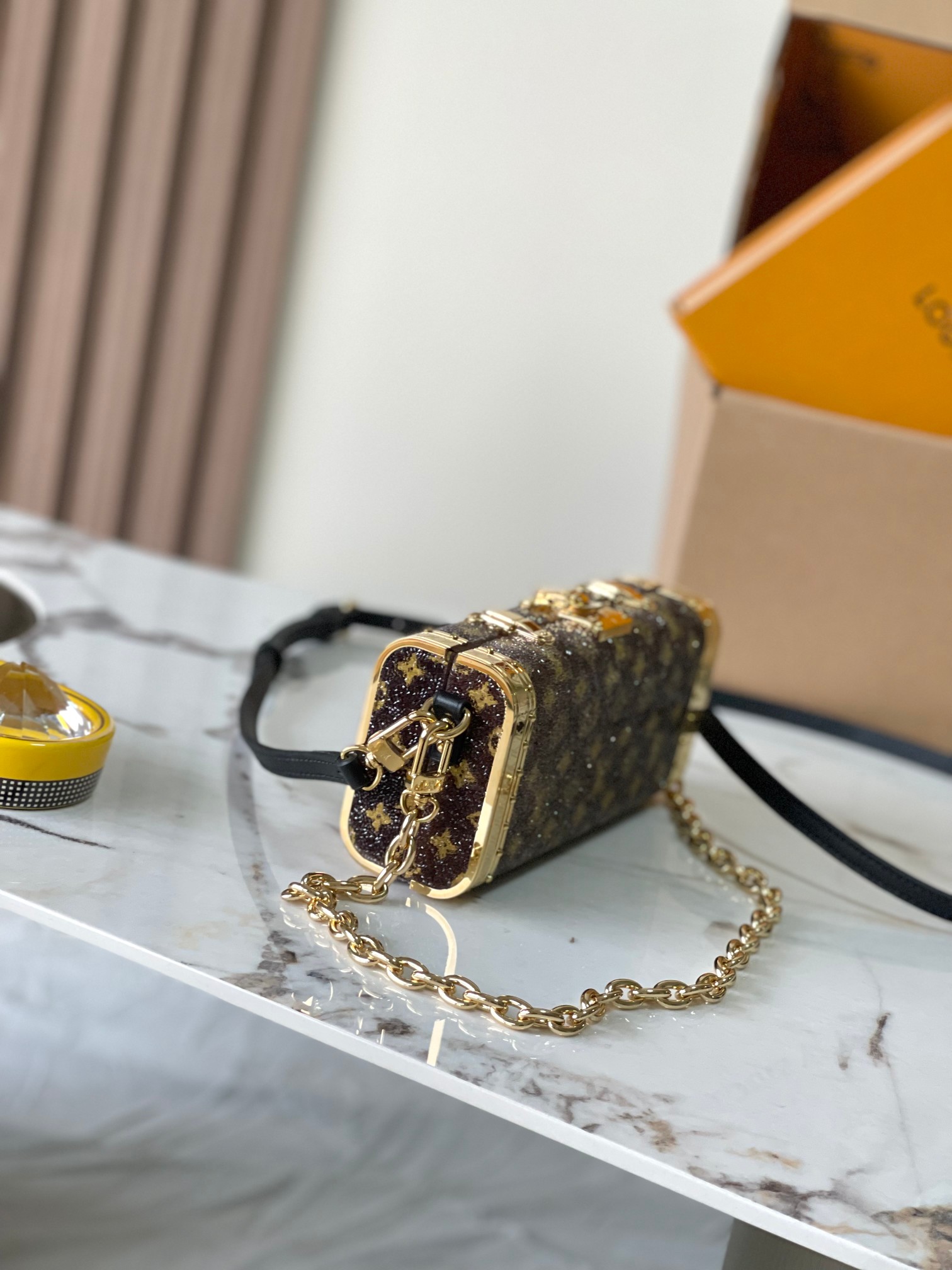 Louis Vuitton Basic Bag M-s