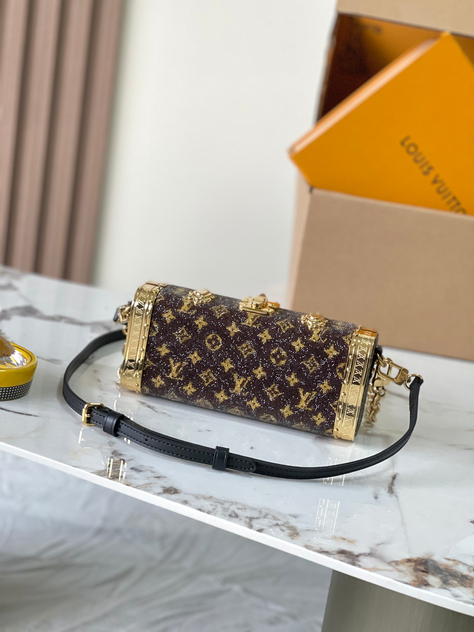Louis Vuitton Basic Bag M-s