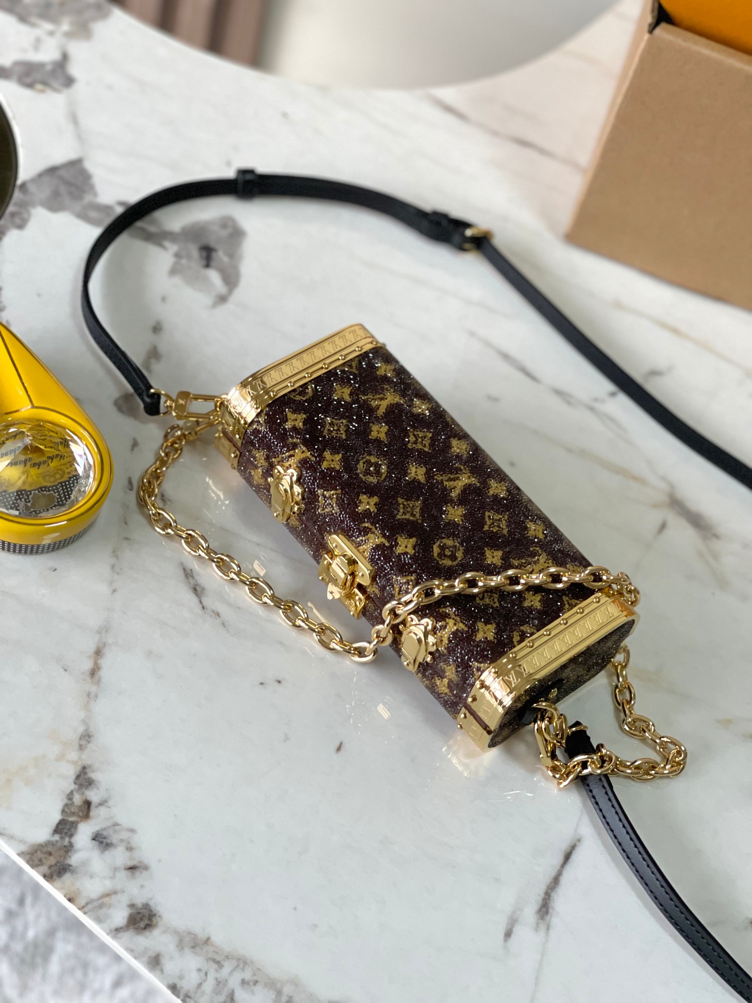 Louis Vuitton Basic Bag M-s