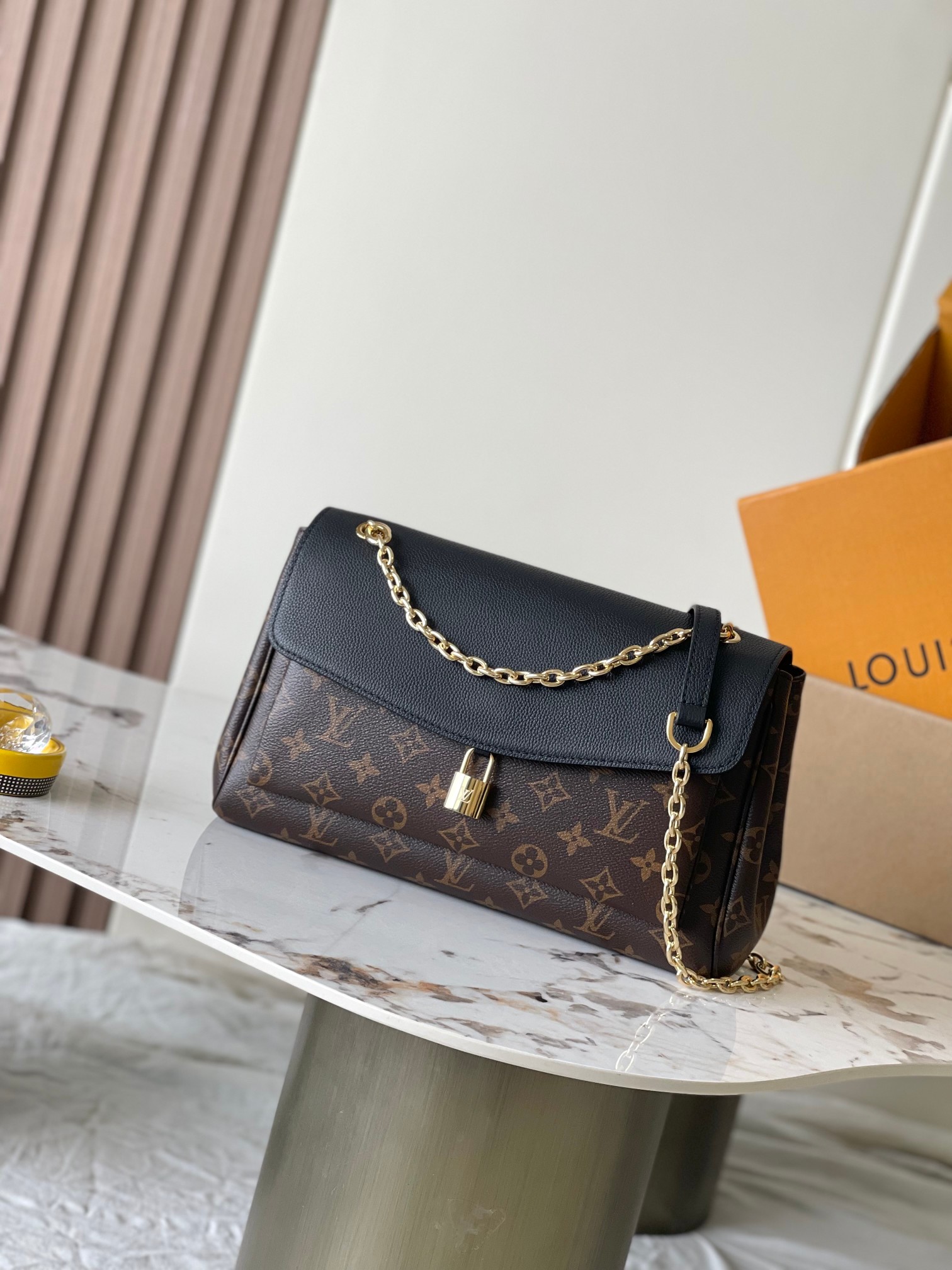 Louis Vuitton Basic Bag Black M-s