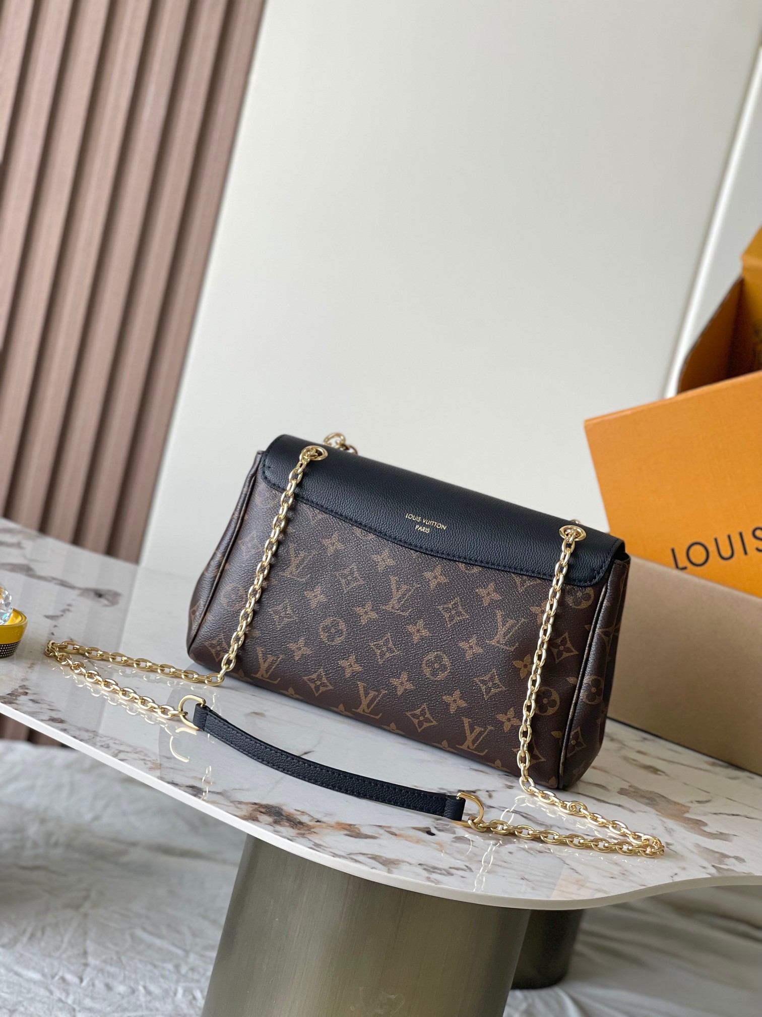 Louis Vuitton Basic Bag Black M-s