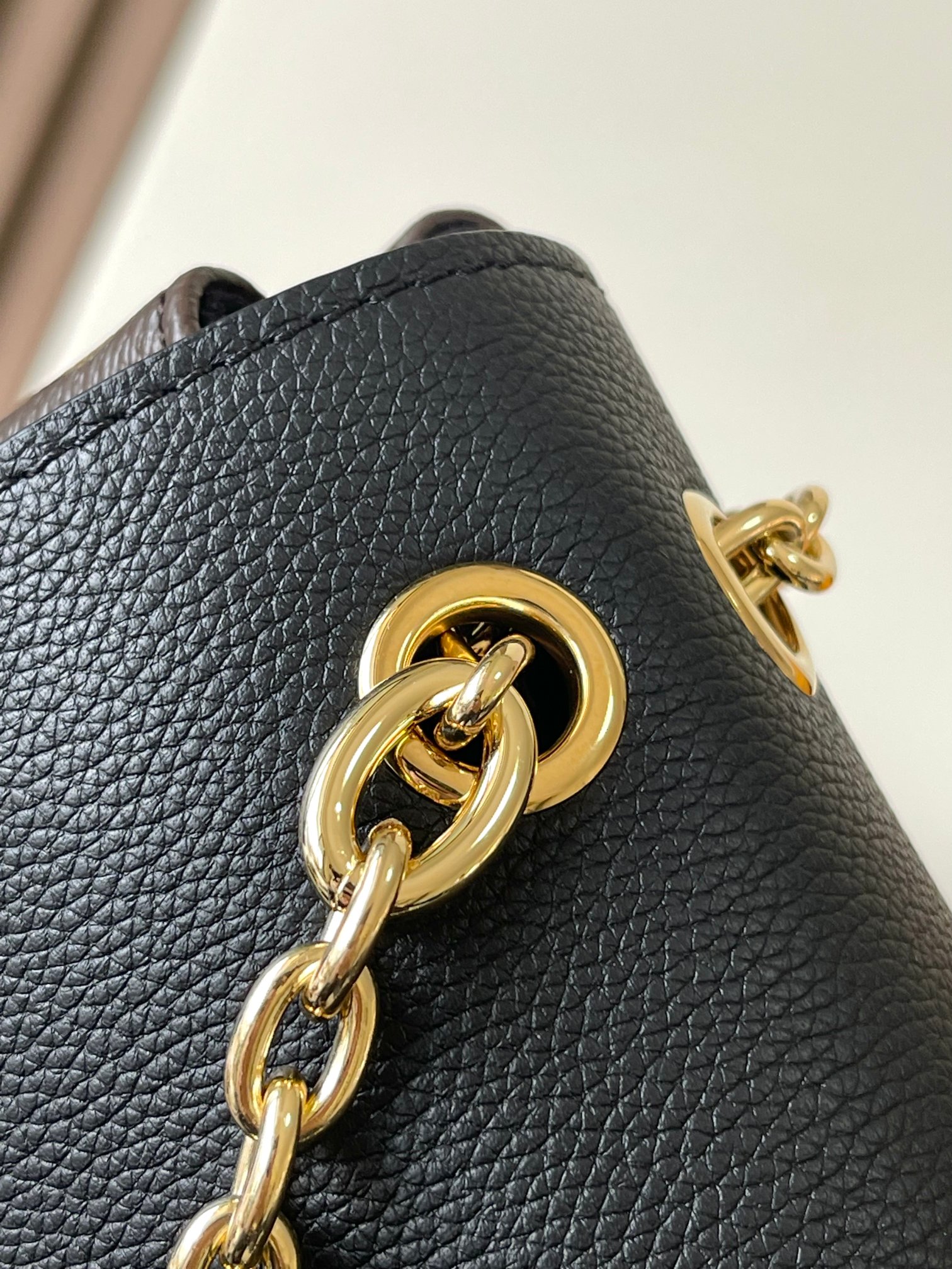 Louis Vuitton Basic Bag Black M-s
