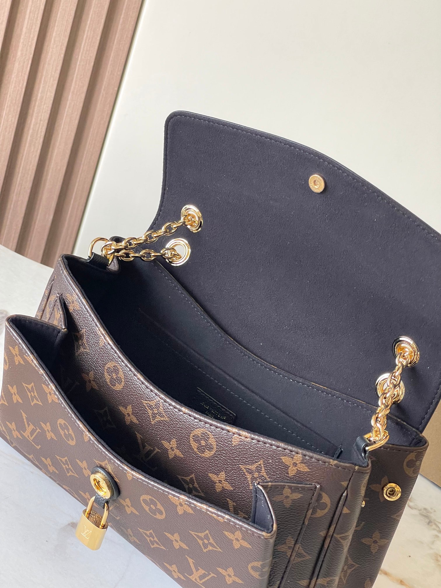 Louis Vuitton Basic Bag Black M-s
