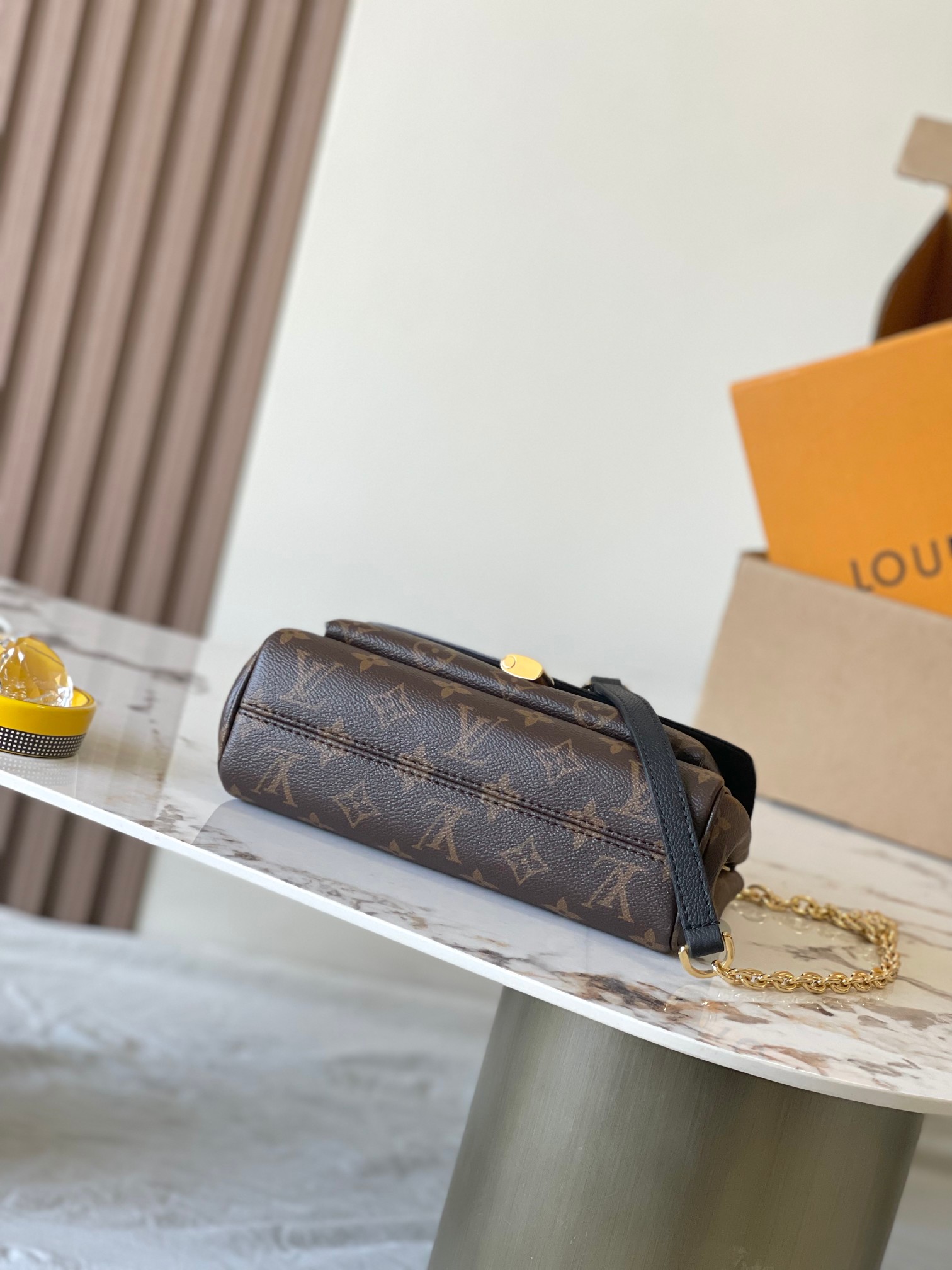 Louis Vuitton Basic Bag M-s