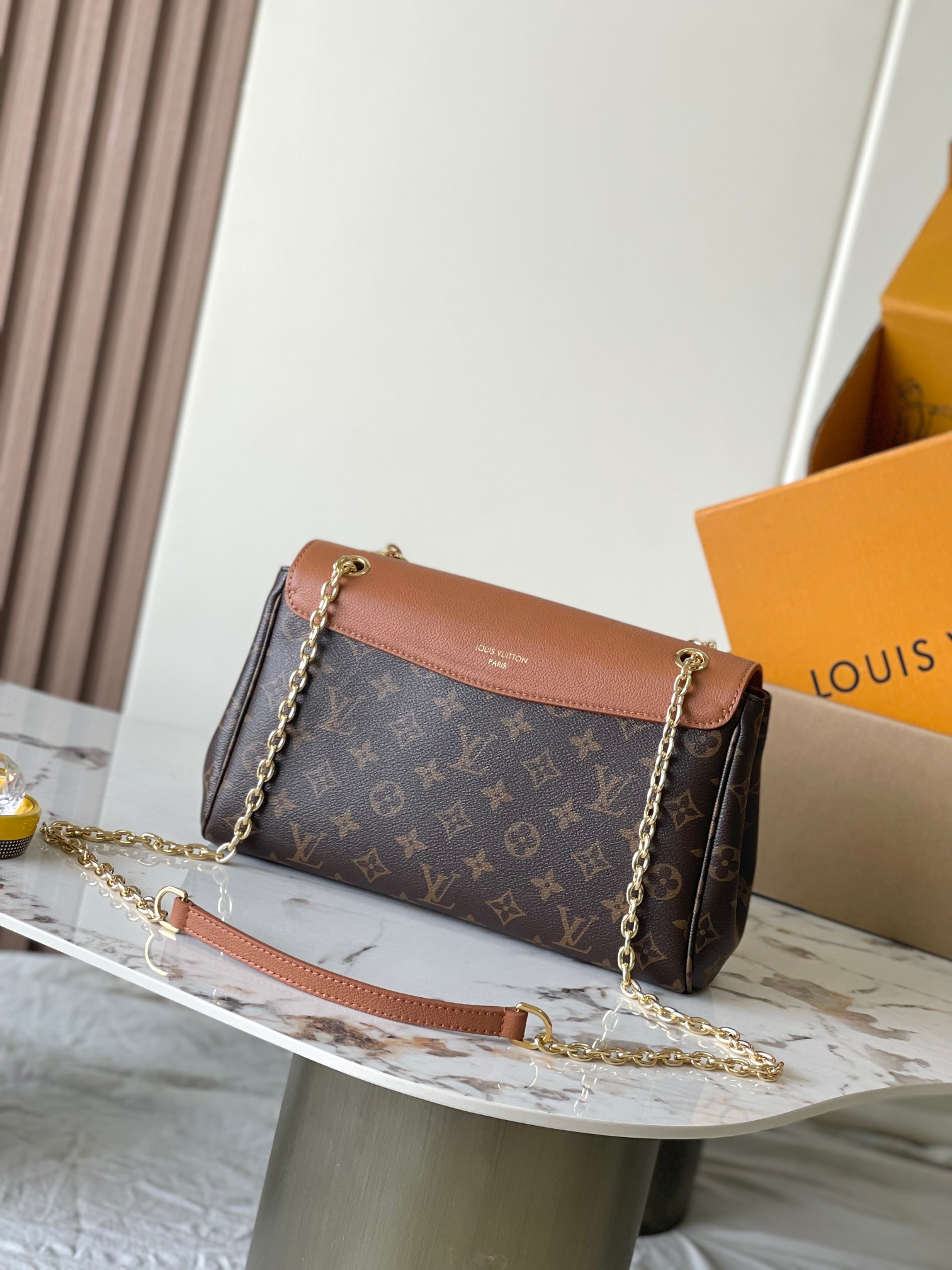 Louis Vuitton Basic Bag M-s
