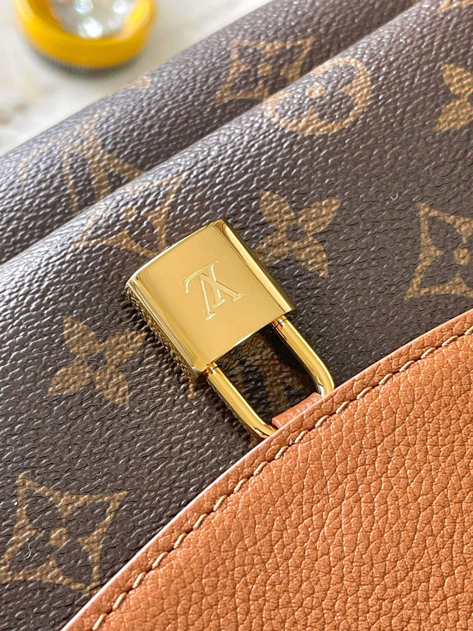 Louis Vuitton Basic Bag M-s