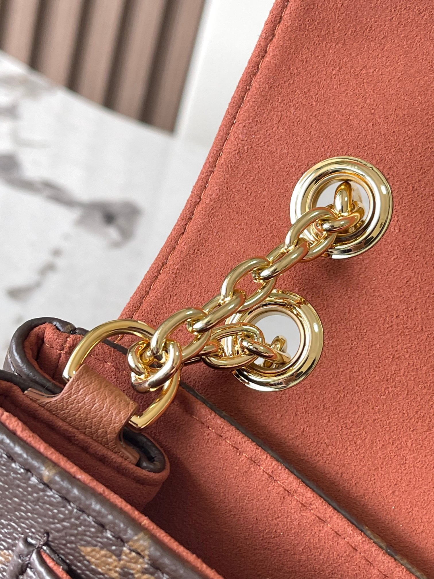 Louis Vuitton Basic Bag M-s