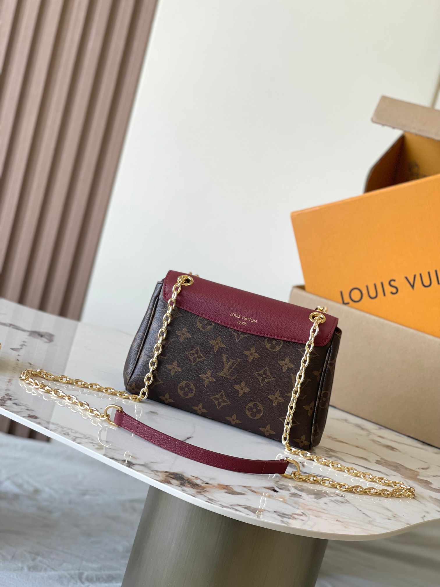 Louis Vuitton Basic Bag M-s