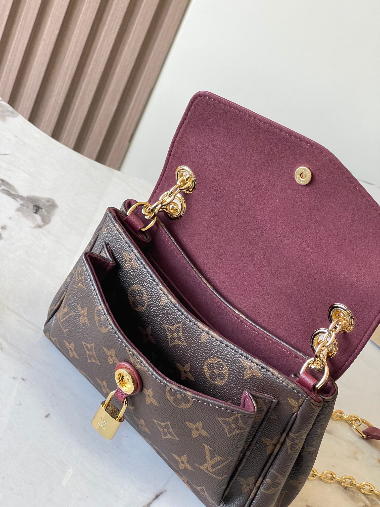 Louis Vuitton Basic Bag M-s