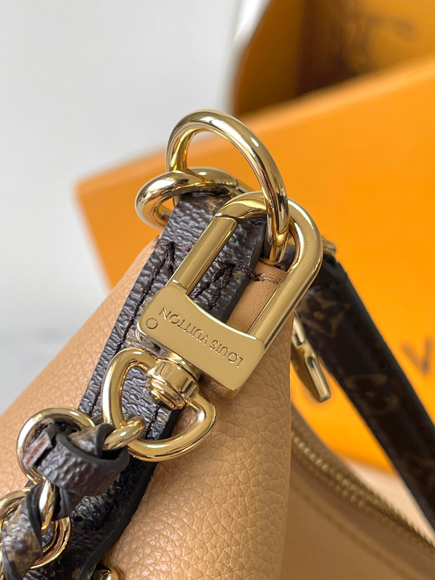 Louis Vuitton Basic Bag 30cm-m-l-s