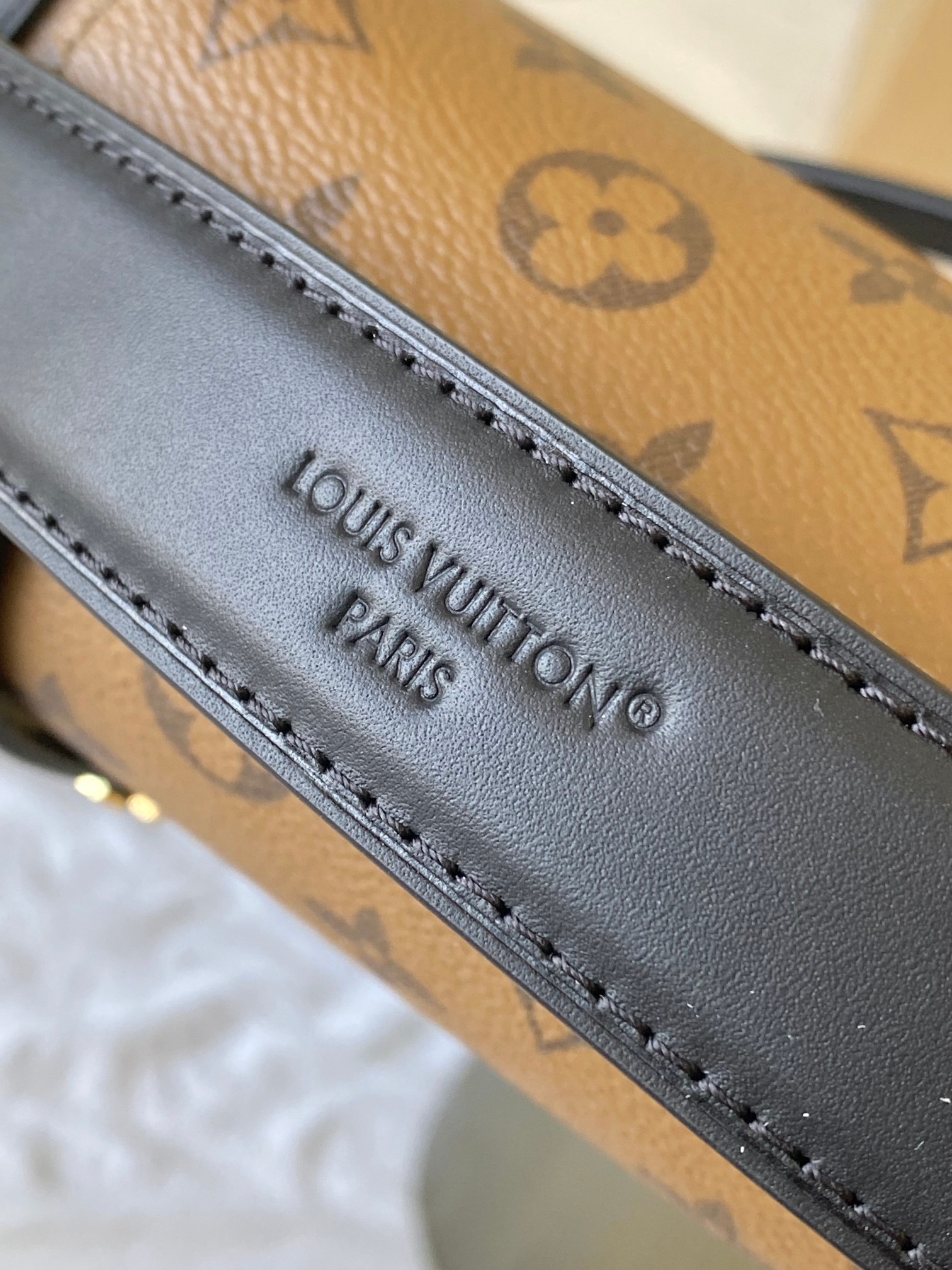 Louis Vuitton Basic Bag M-l