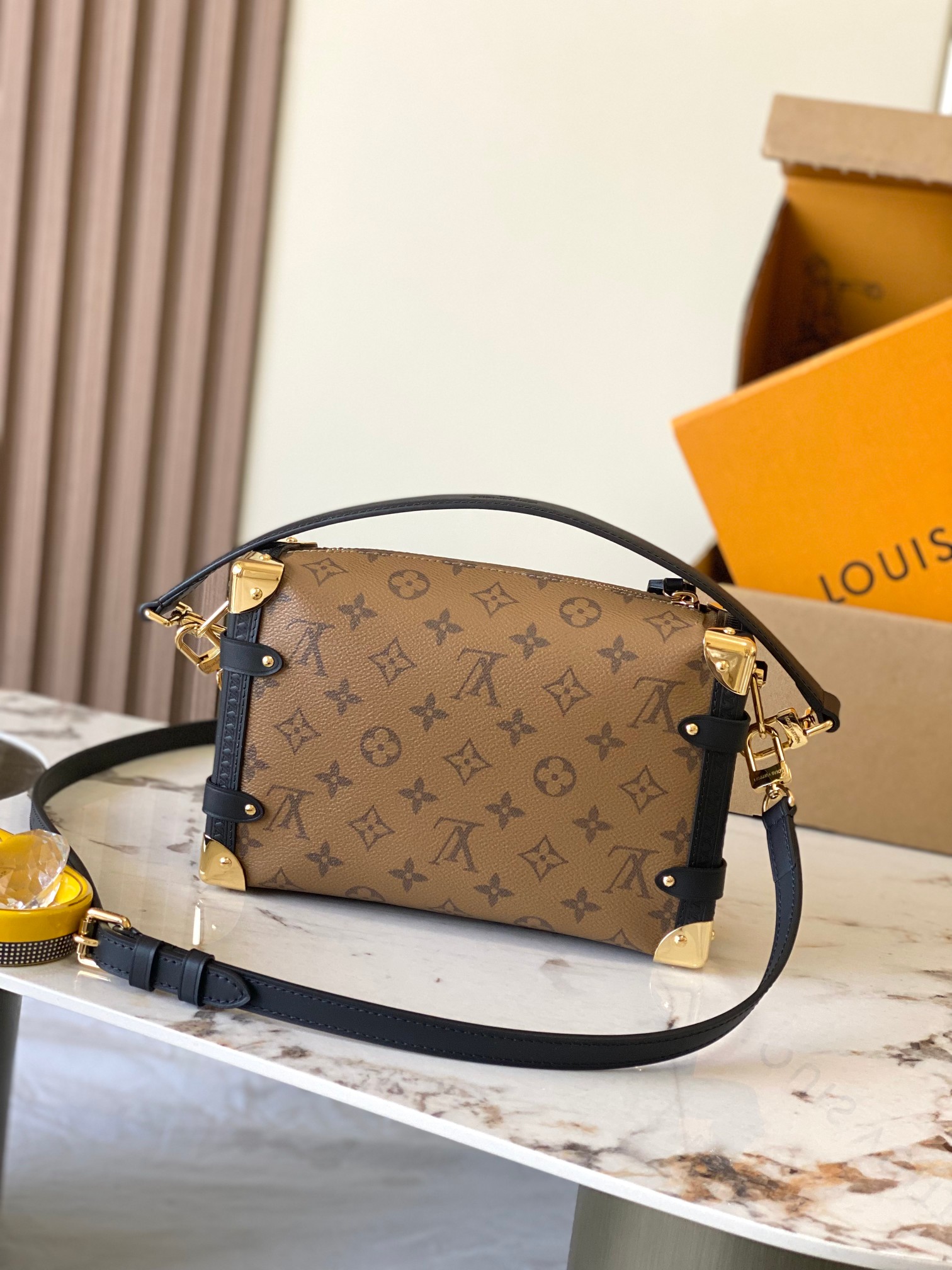 Louis Vuitton Basic Bag M-l