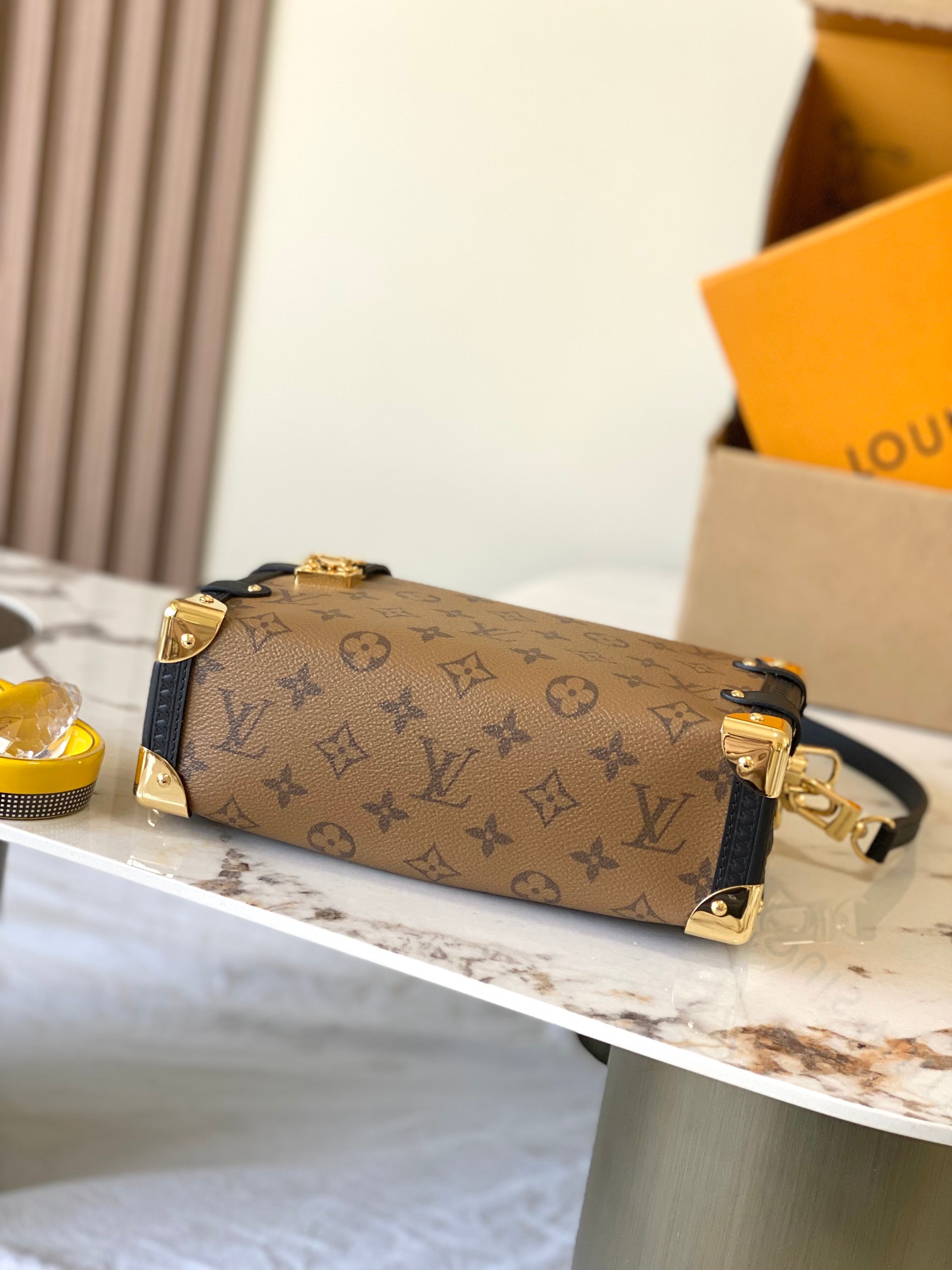 Louis Vuitton Basic Bag M-l