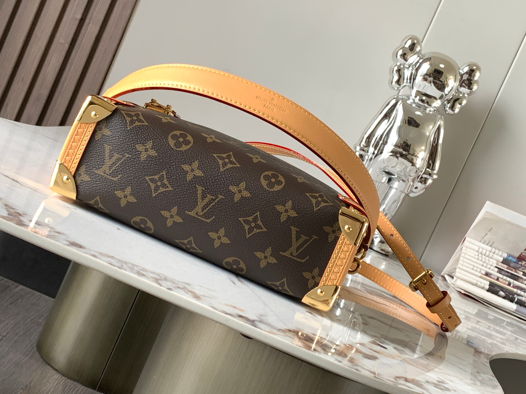 Louis Vuitton Basic Bag M-l