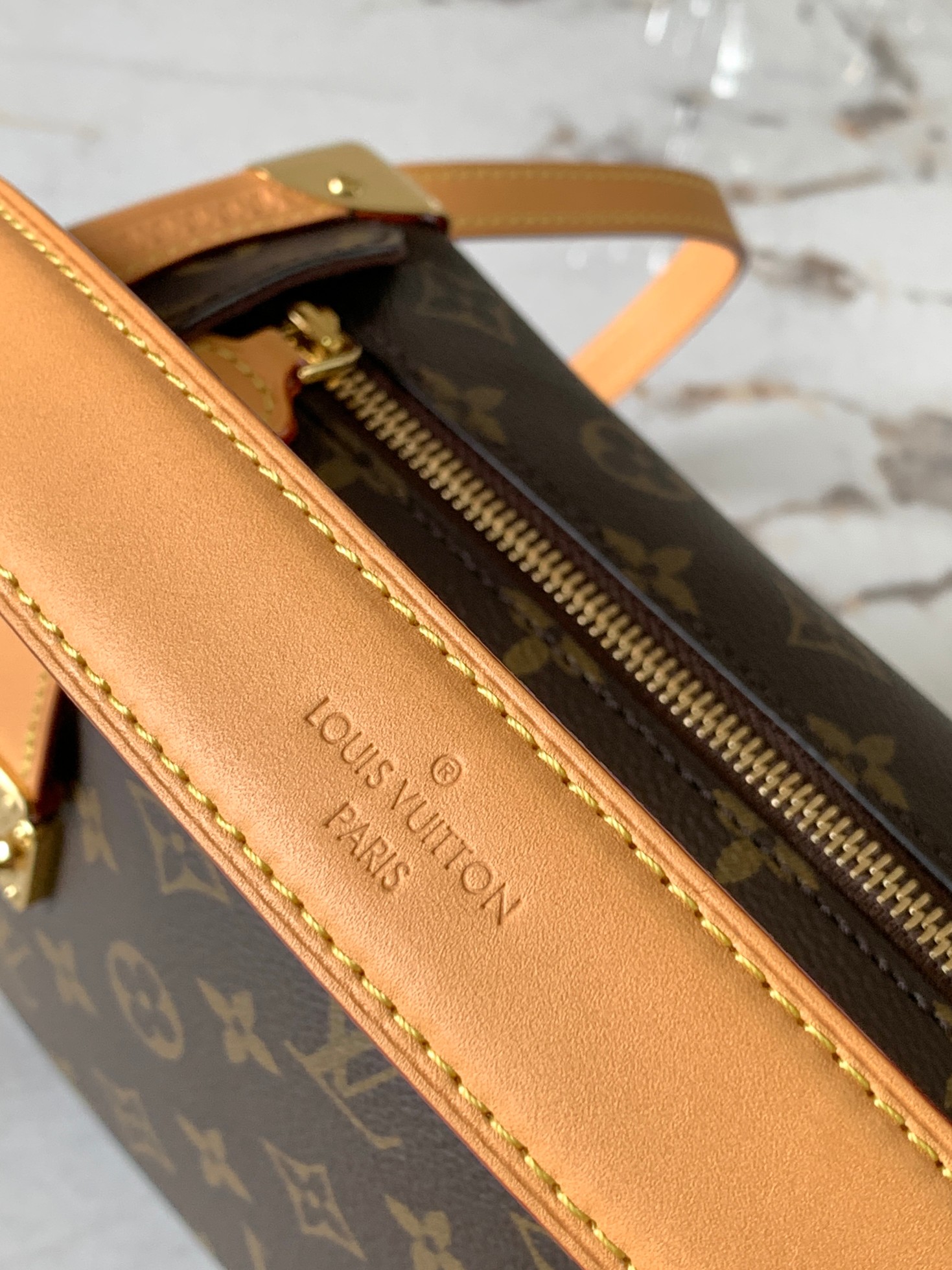 Louis Vuitton Basic Bag M-l