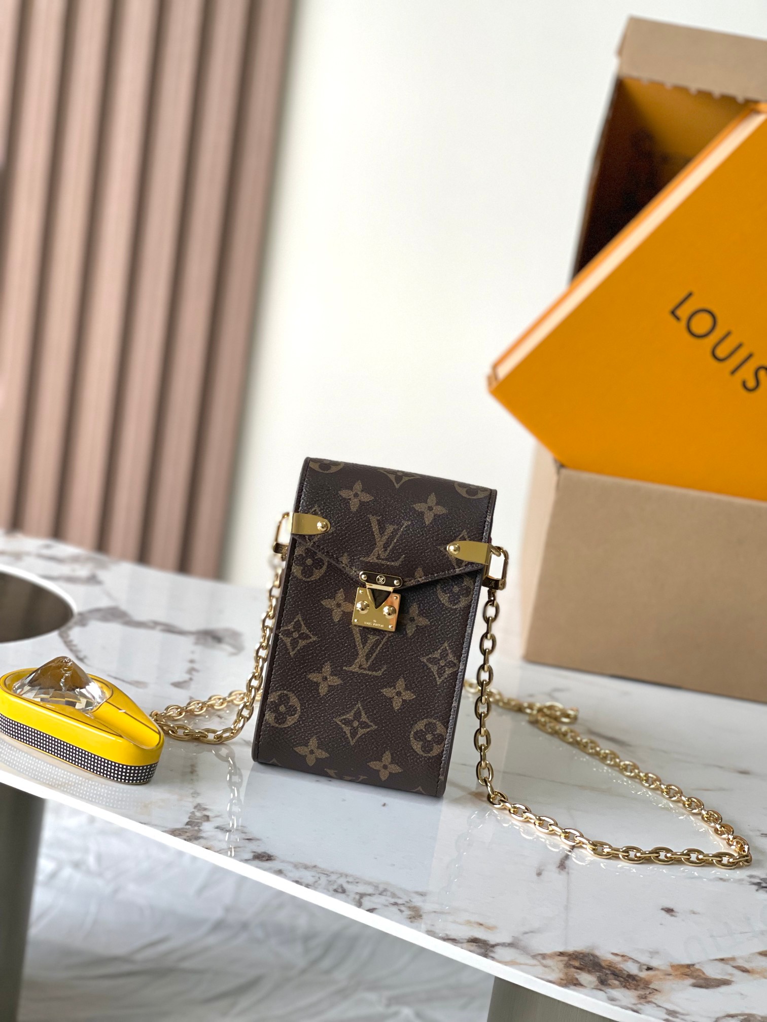 Louis Vuitton Basic Bag M-s