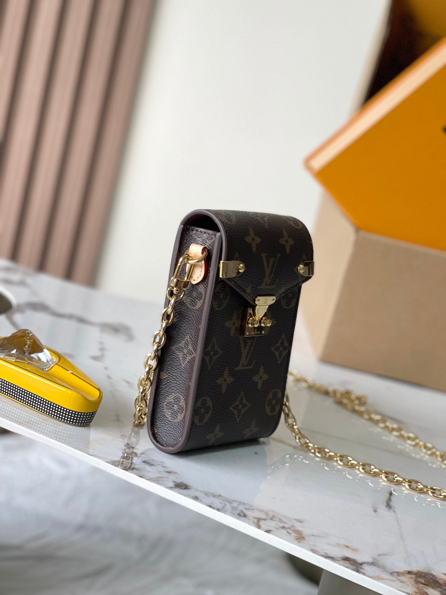 Louis Vuitton Basic Bag M-s