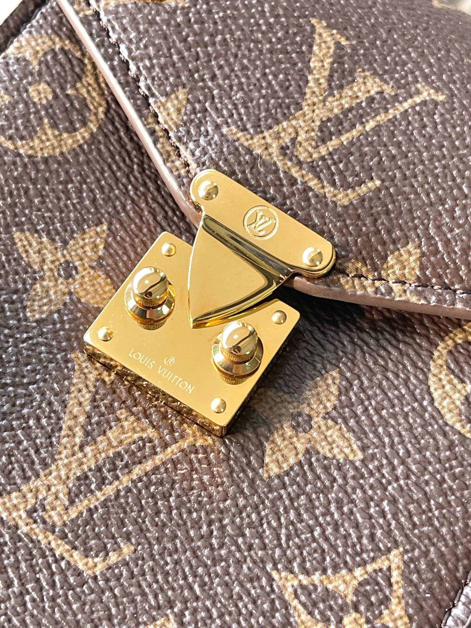 Louis Vuitton Basic Bag M-s