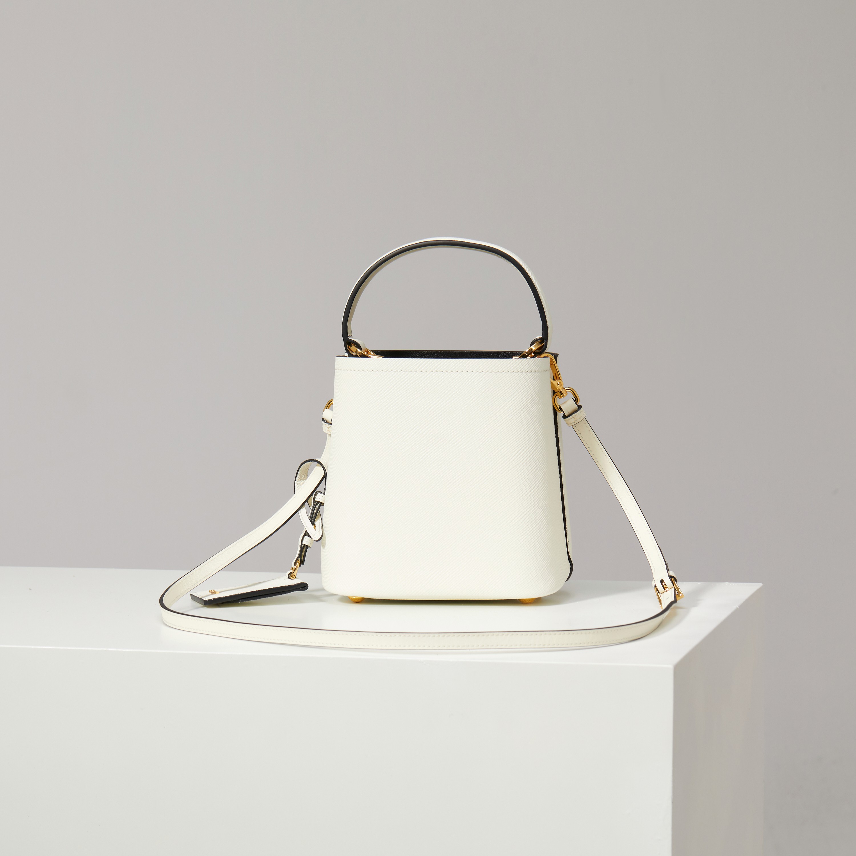 Prada Basic Bag Sheepskin White M-l-s