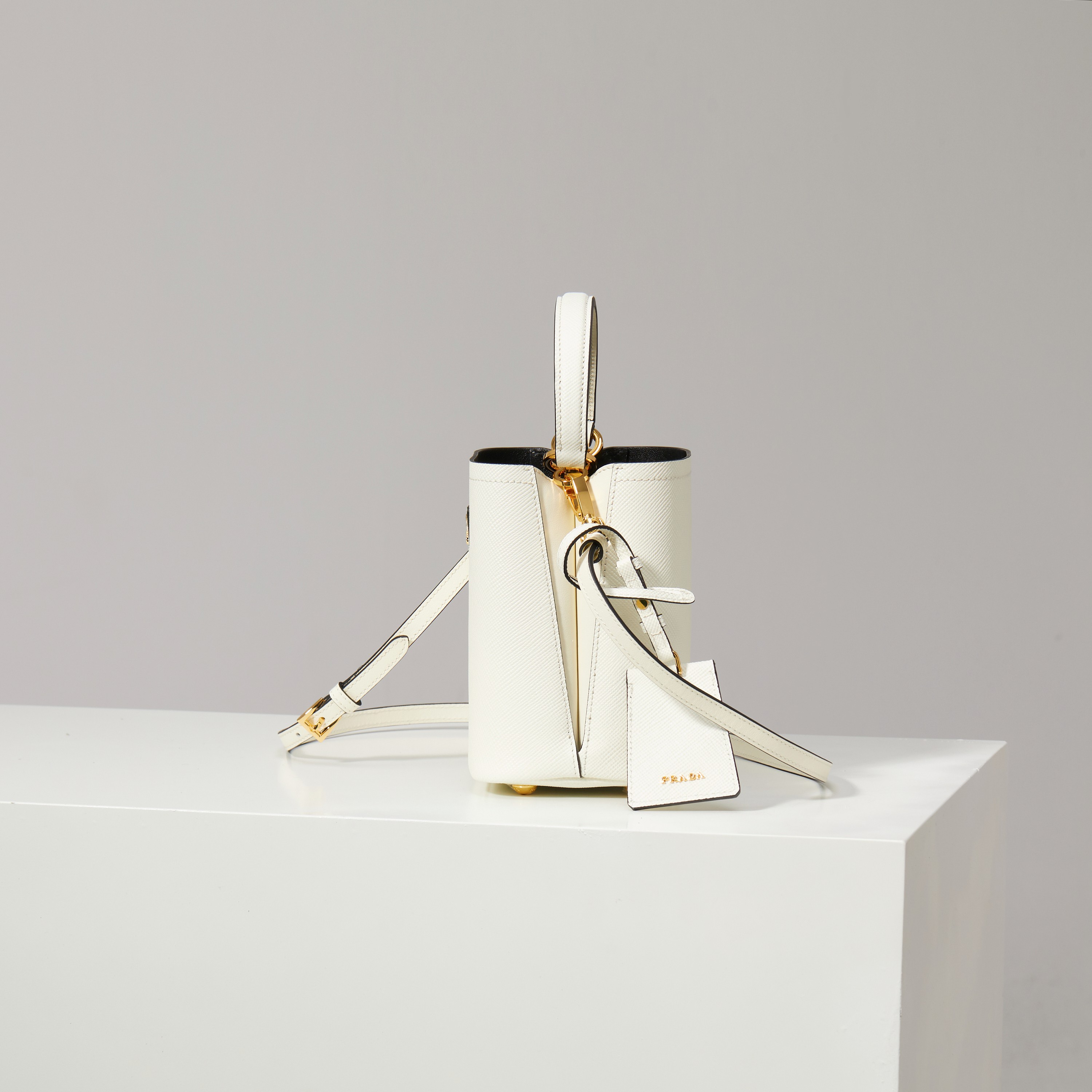 Prada Basic Bag Sheepskin White M-l-s