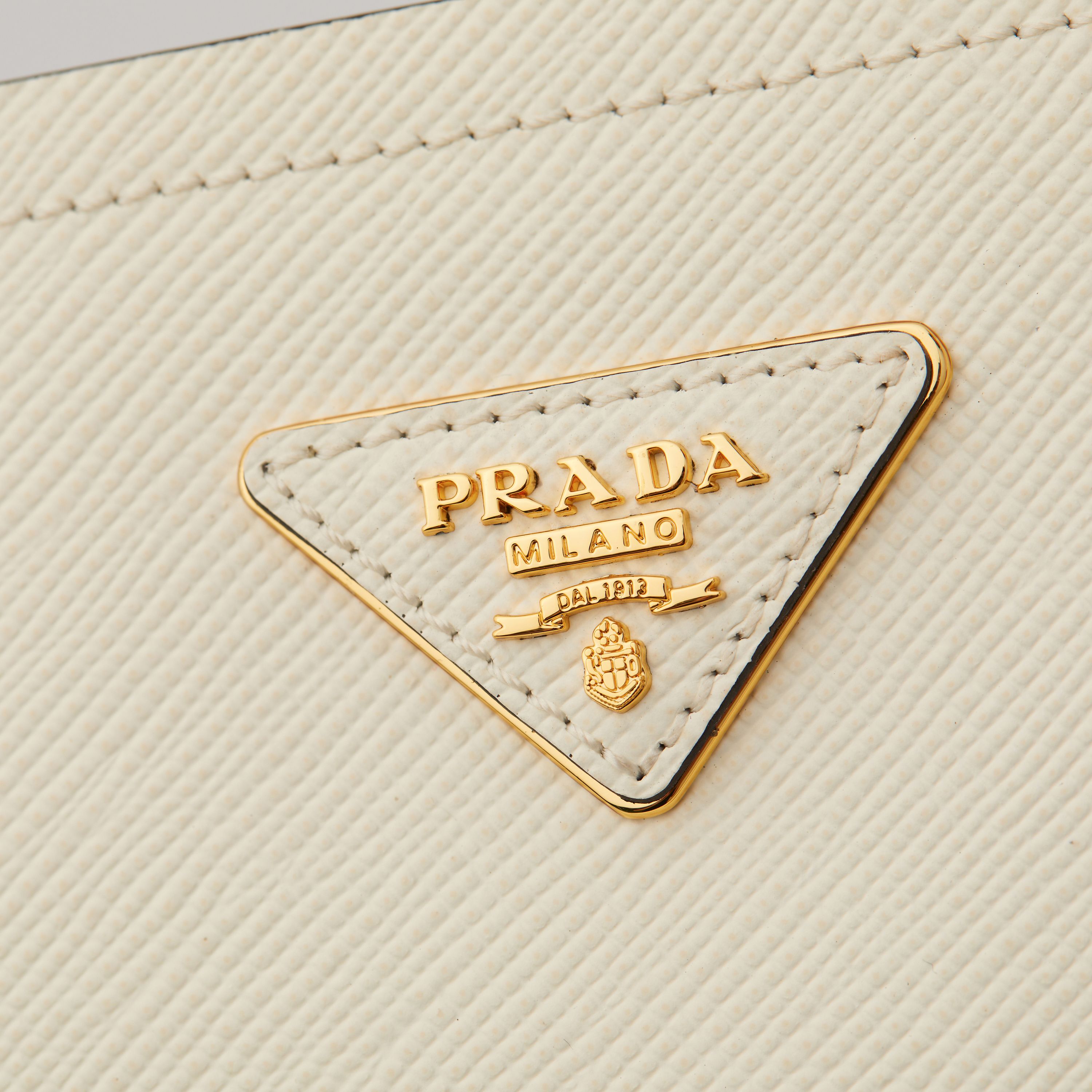 Prada Basic Bag Sheepskin White M-l-s