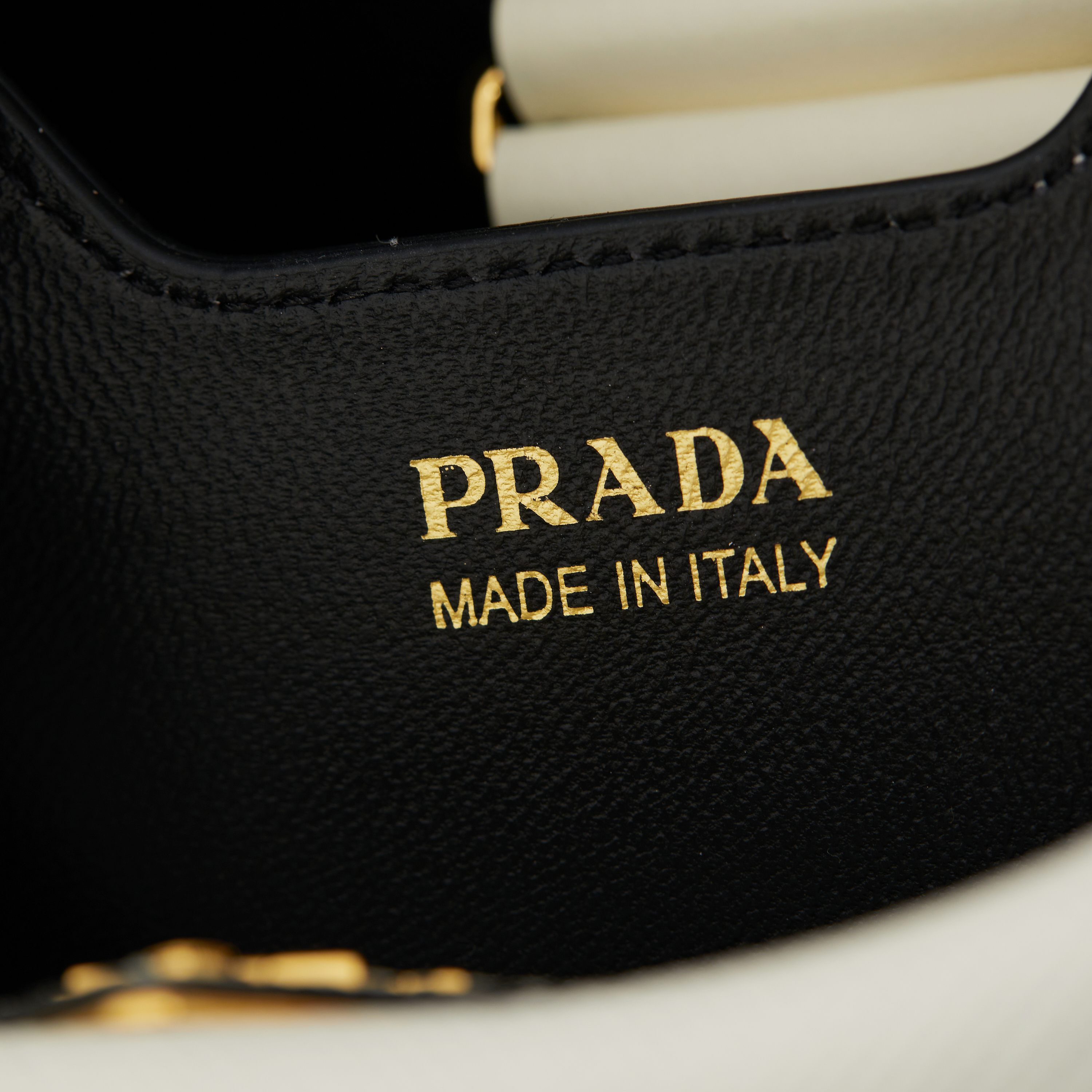 Prada Basic Bag Sheepskin White M-l-s
