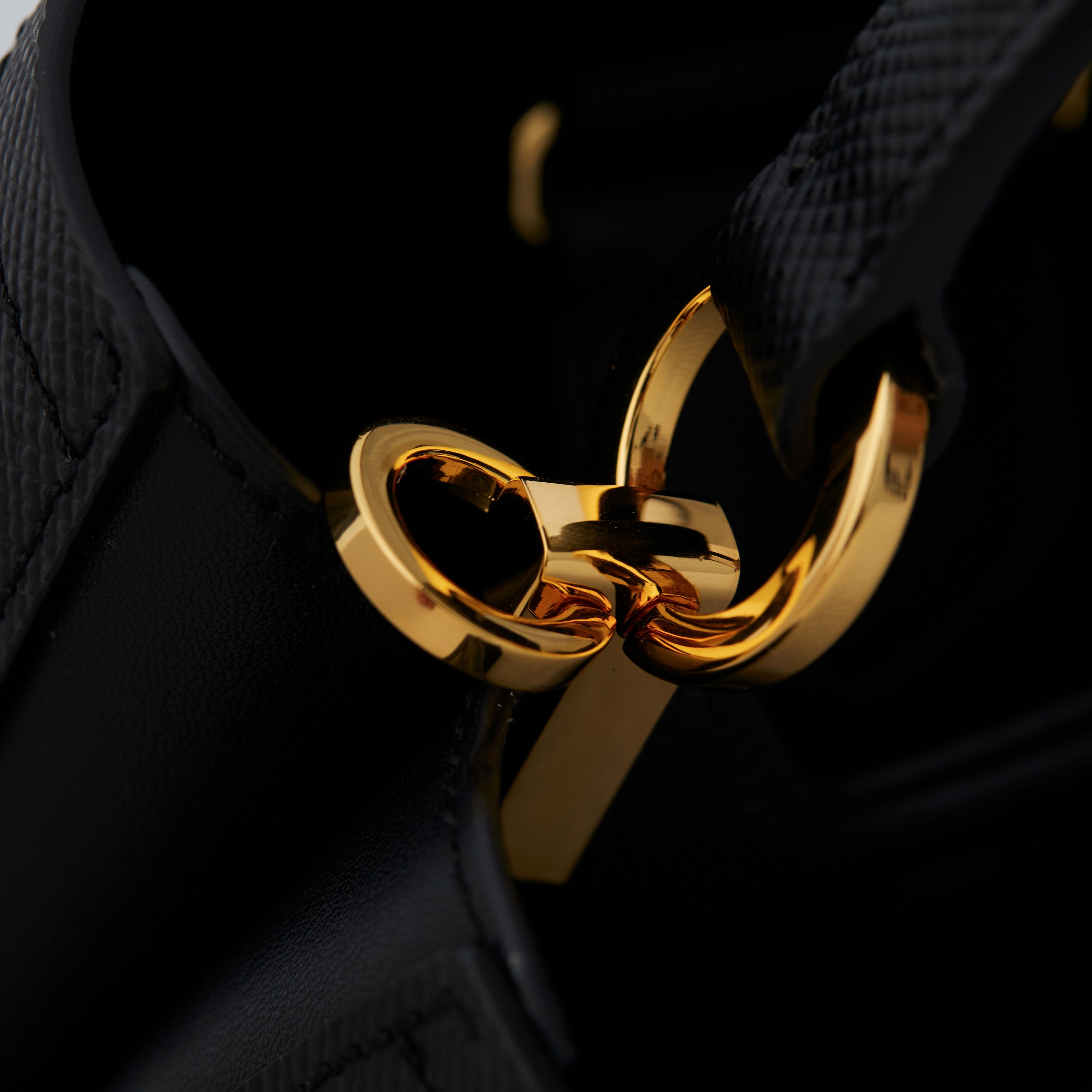 Prada Basic Bag Sheepskin Black M-l-s