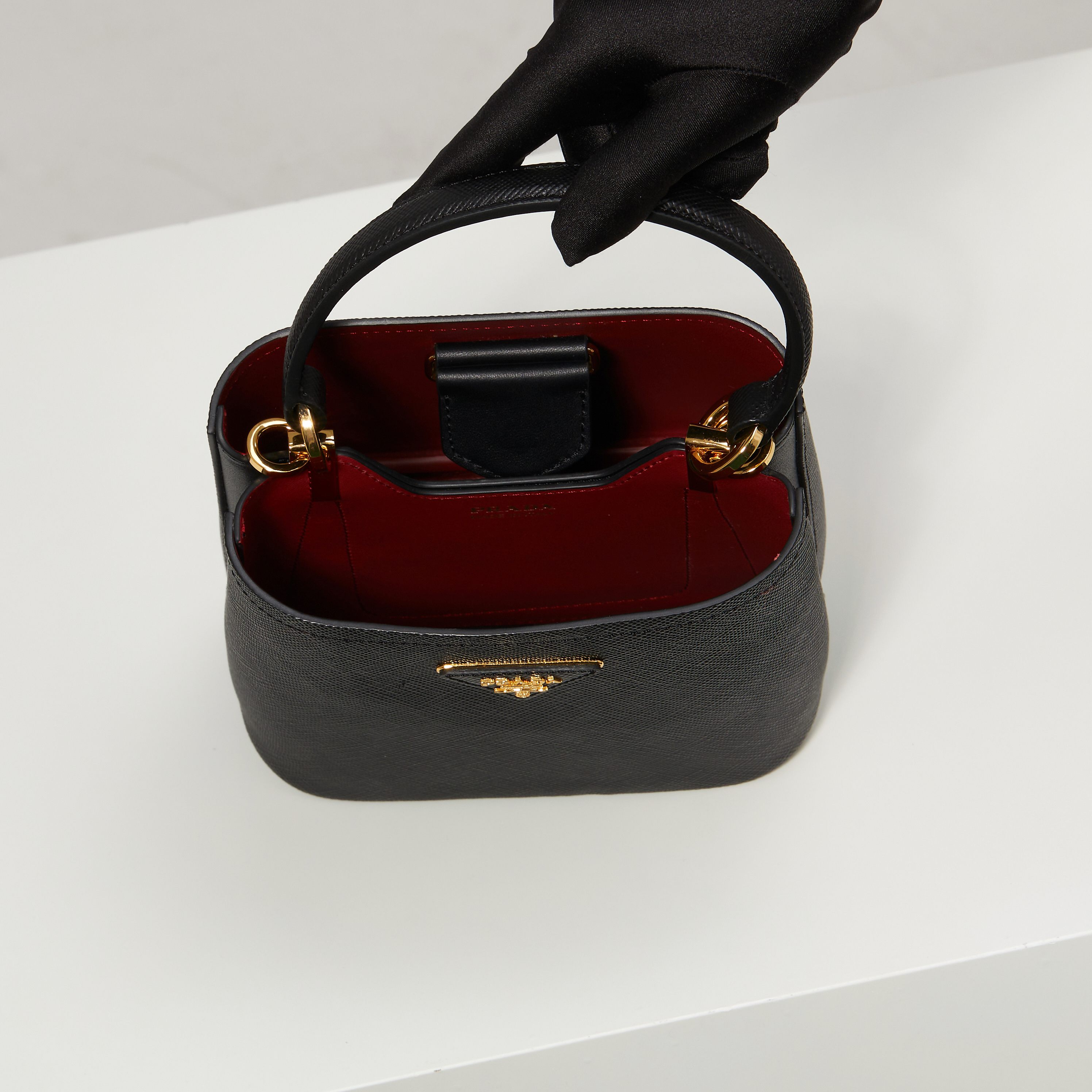 Prada Basic Bag Sheepskin Black M-l-s