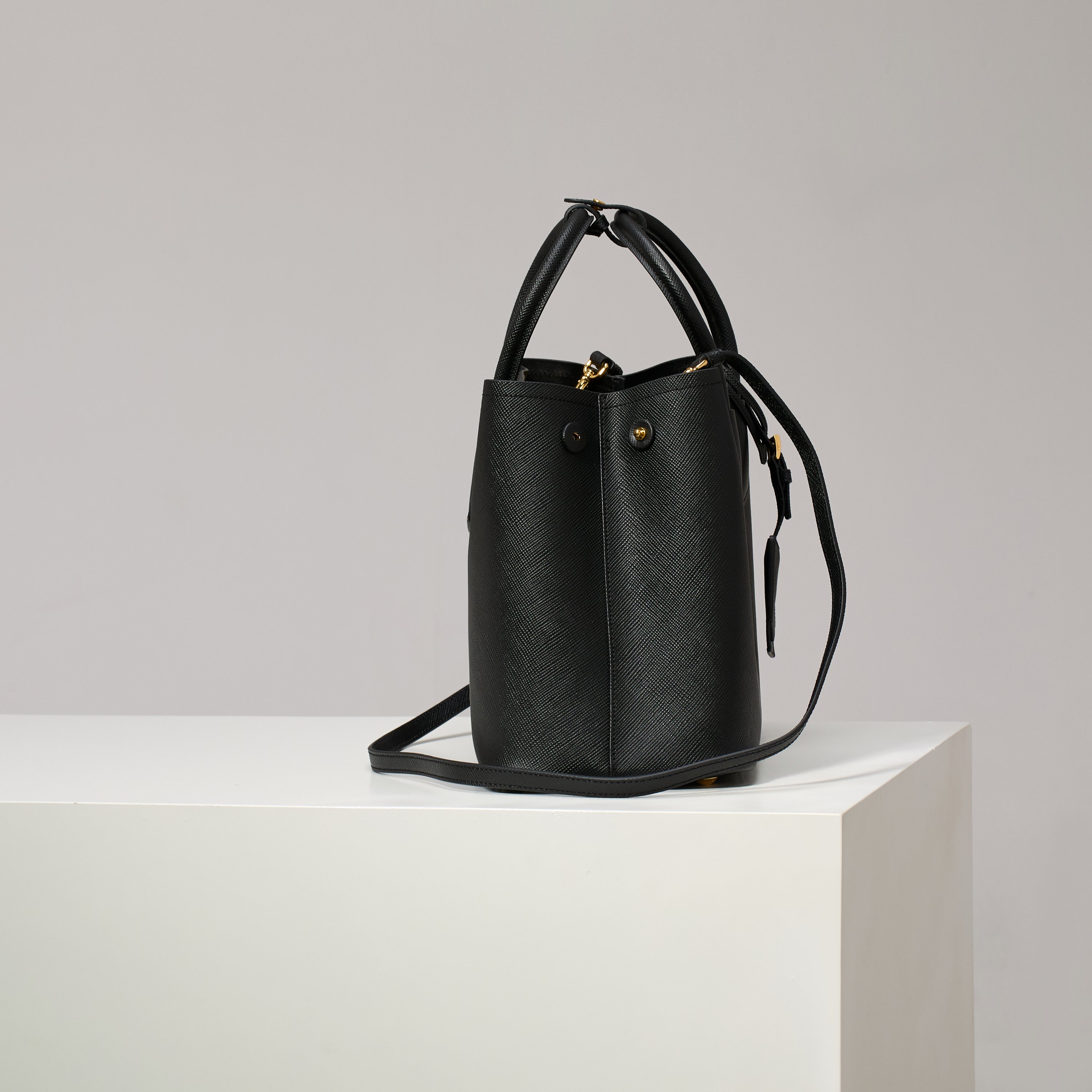 Prada Tote Bag Cow Leather Black 33cm-14cm