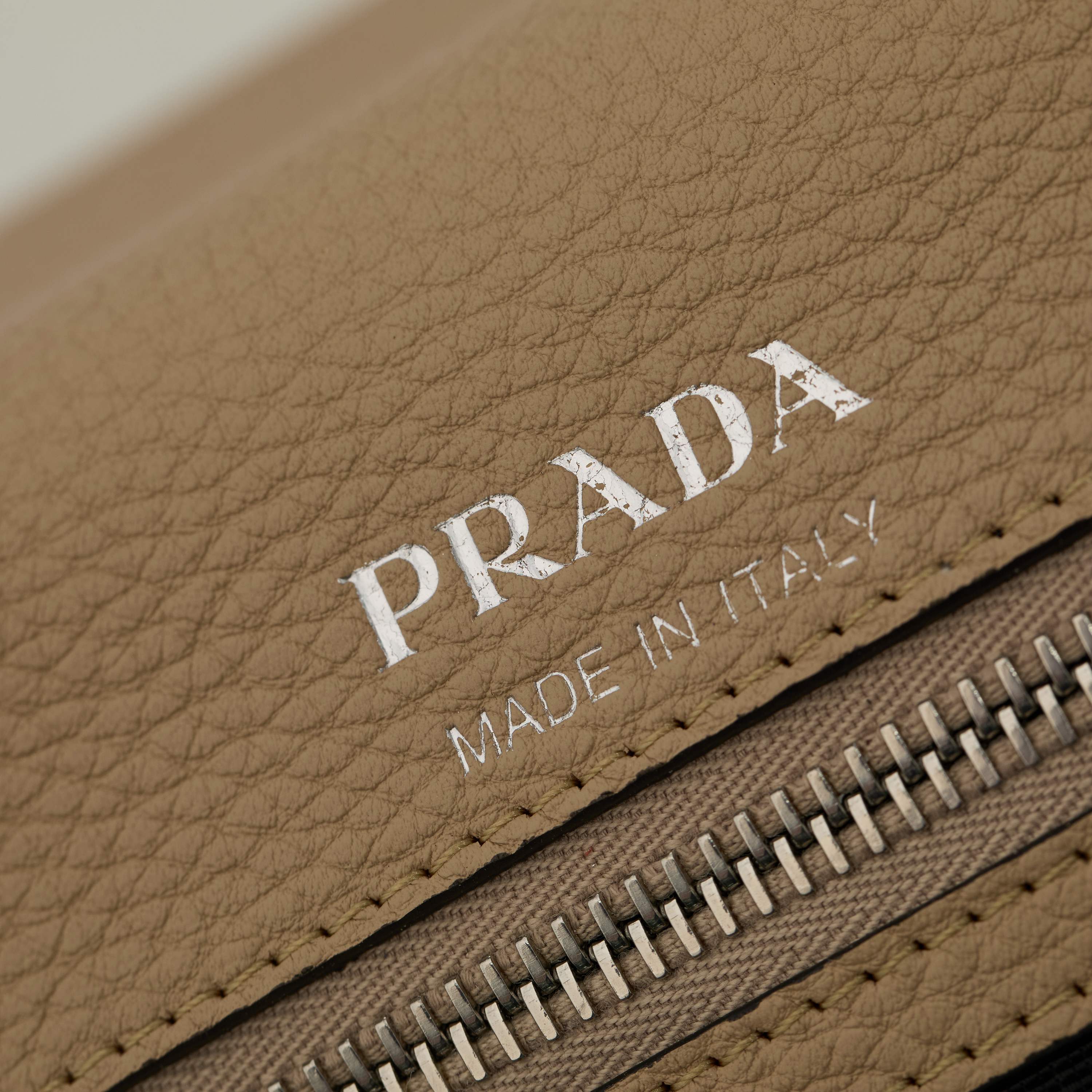 Prada Basic Bag Cow Leather M