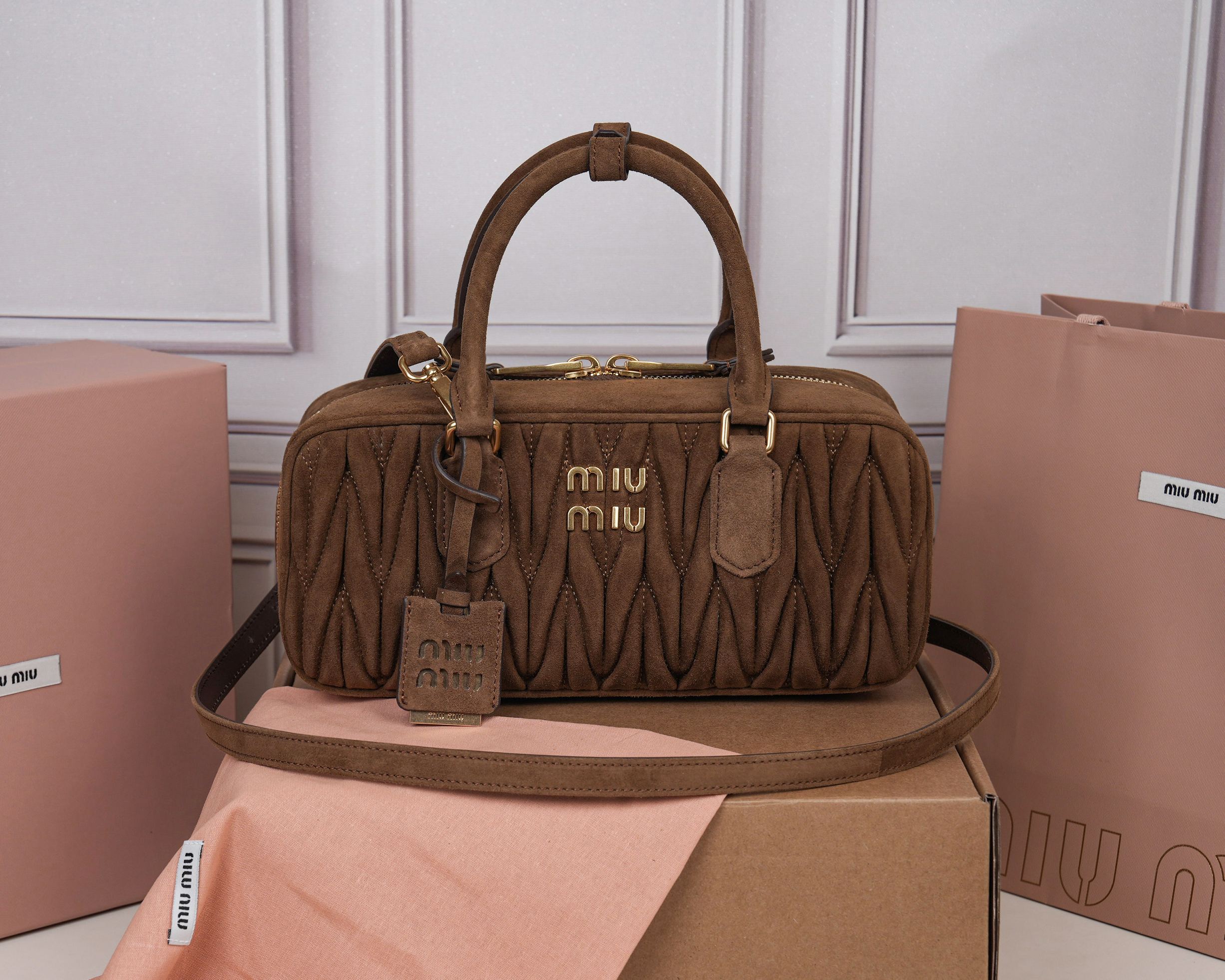 Prada Basic Bag Sheepskin M-l-s