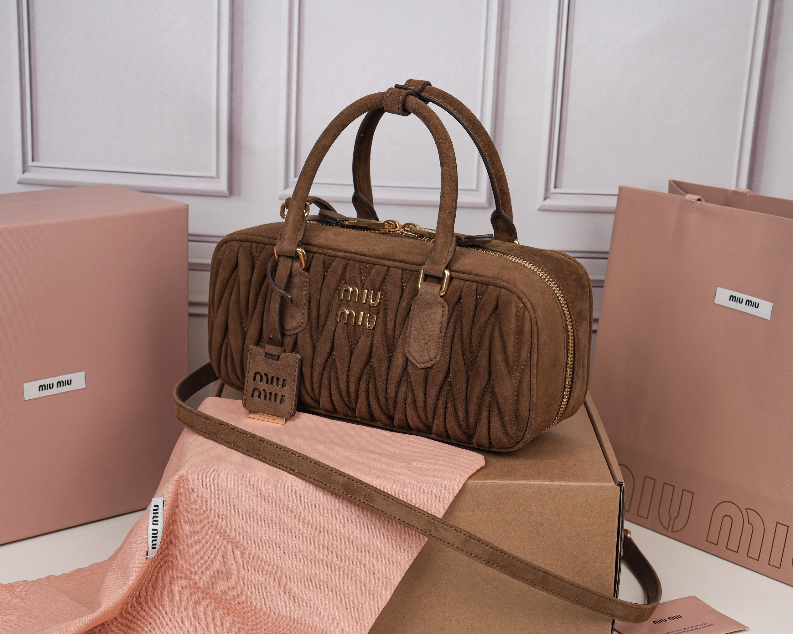 Prada Basic Bag Sheepskin M-l-s