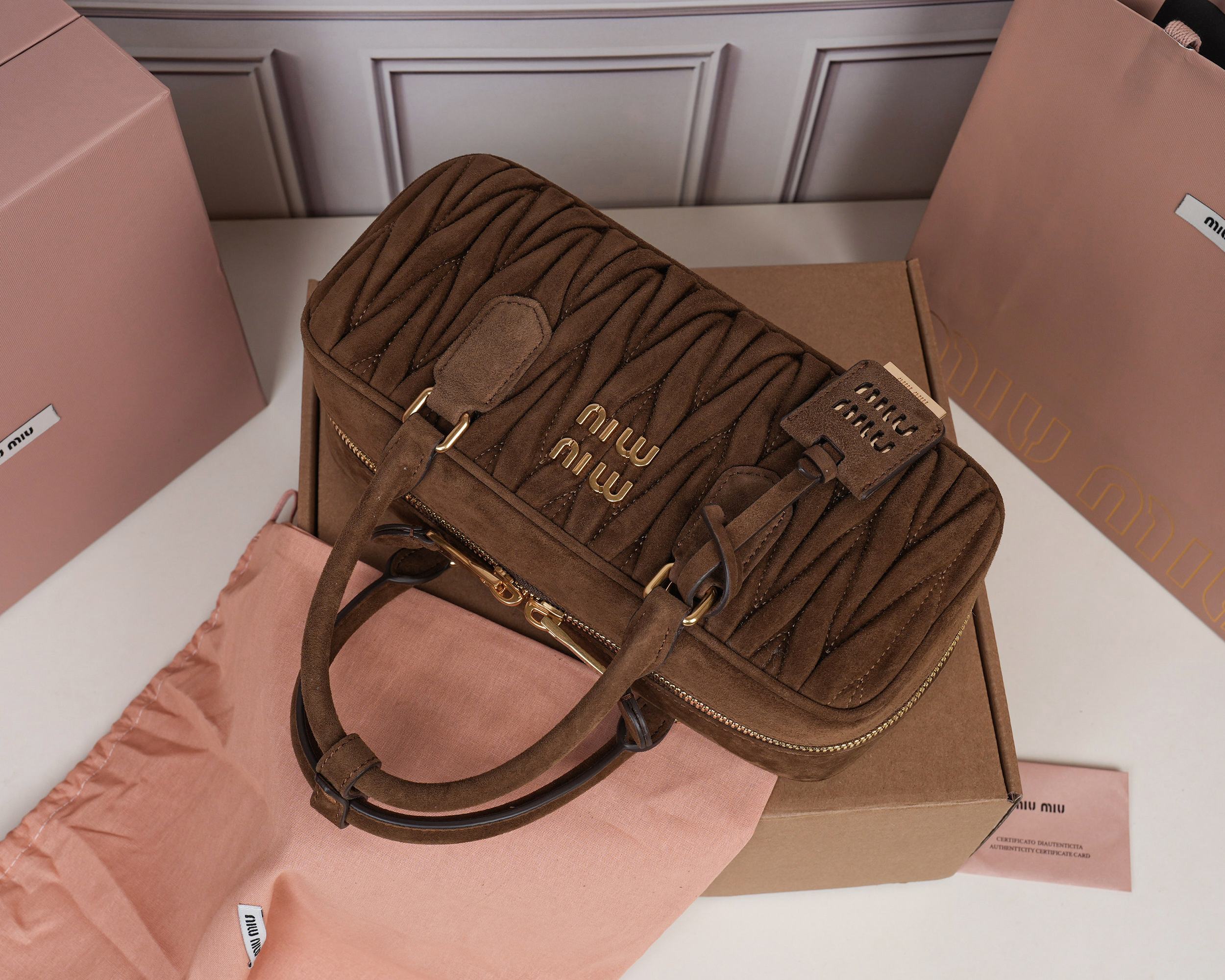 Prada Basic Bag Sheepskin M-l-s