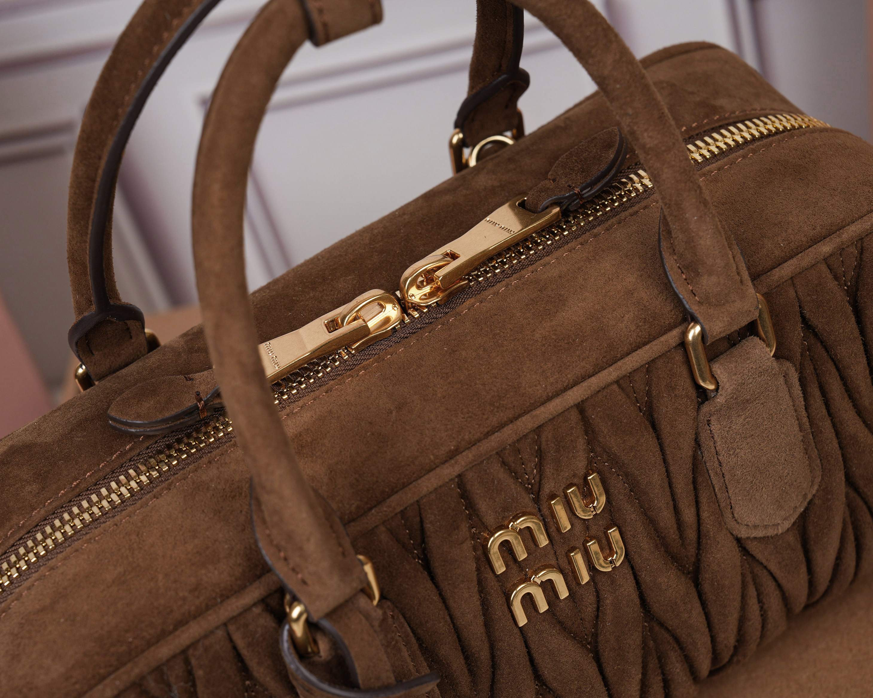 Prada Basic Bag Sheepskin M-l-s