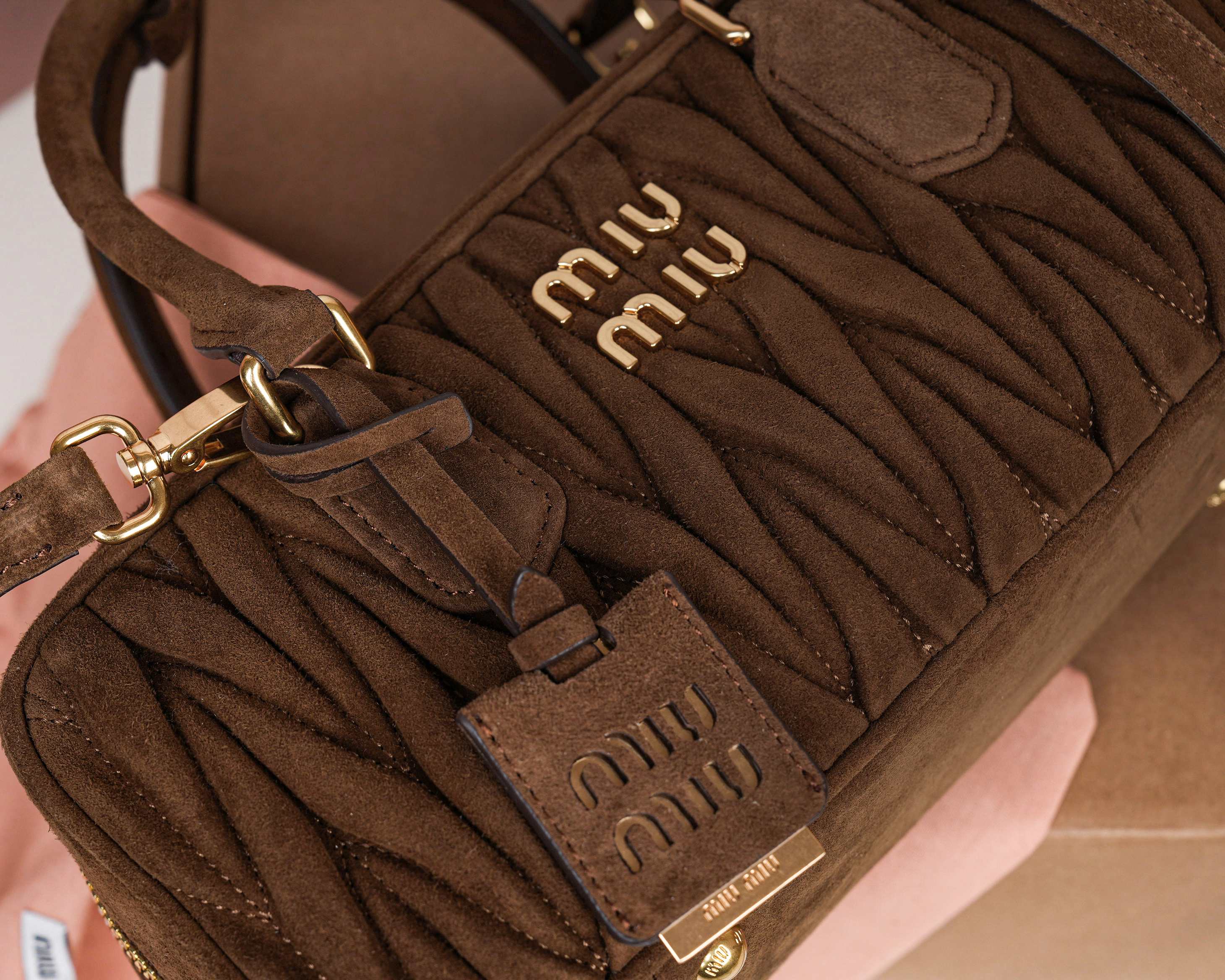 Prada Basic Bag Sheepskin M-l-s