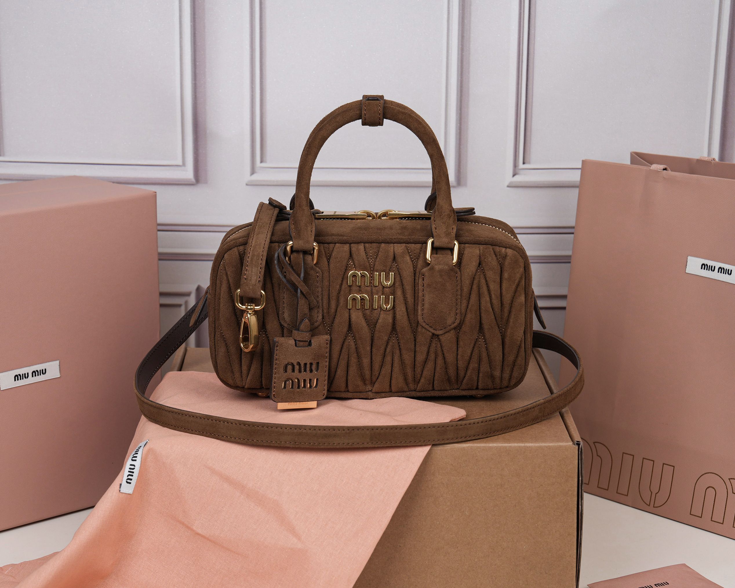 Prada Basic Bag Sheepskin M-l-s