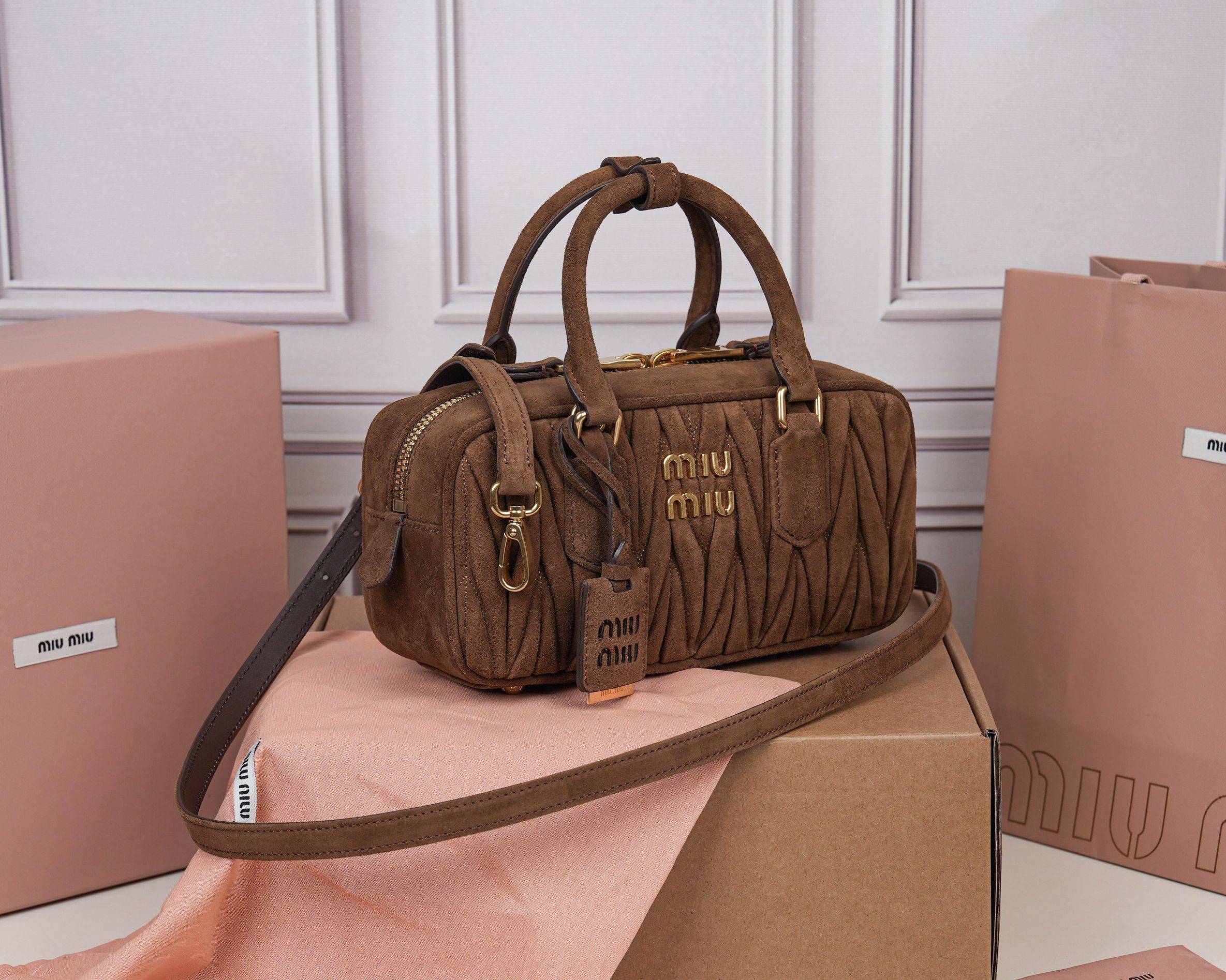 Prada Basic Bag Sheepskin M-l-s