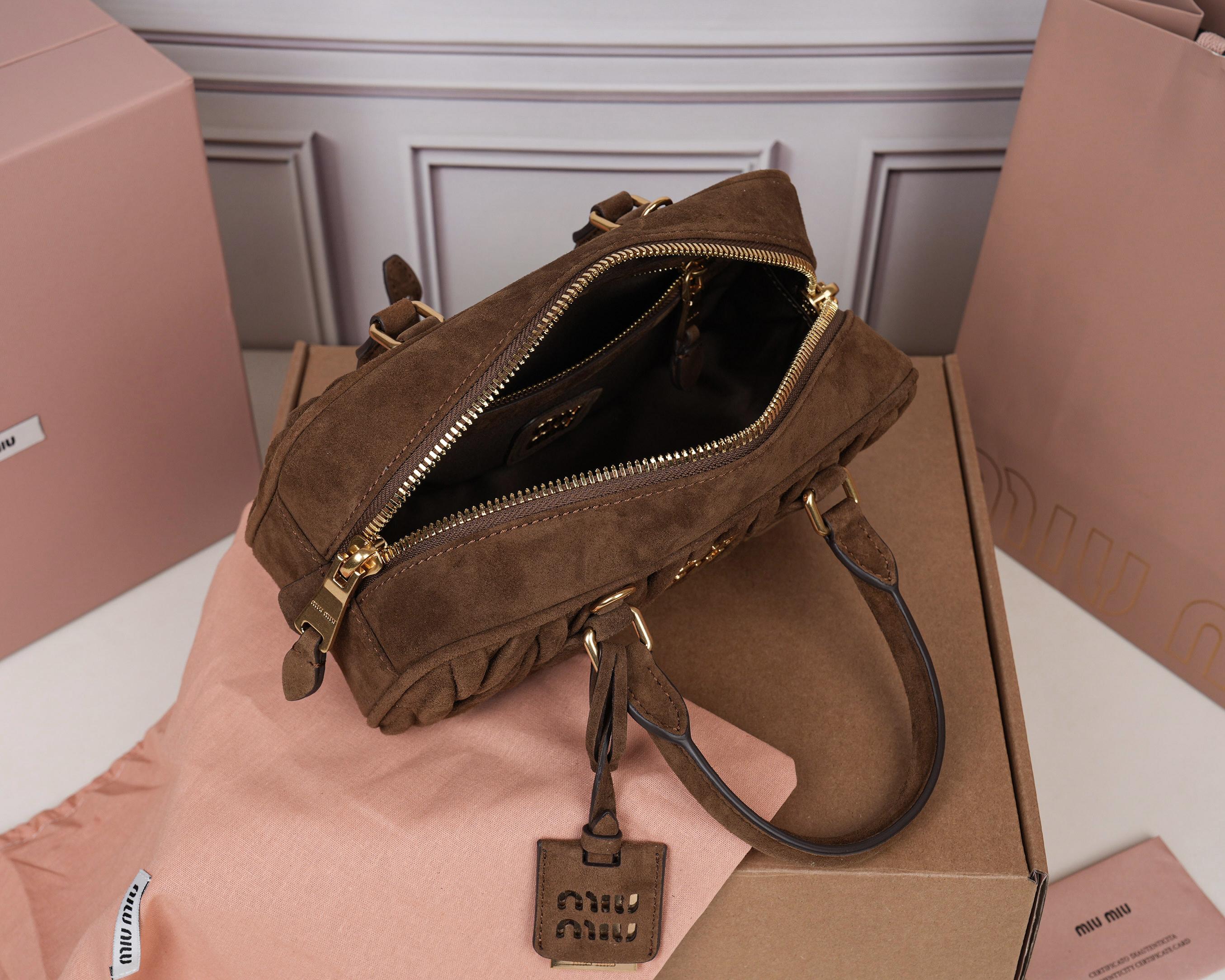 Prada Basic Bag Sheepskin M-l-s