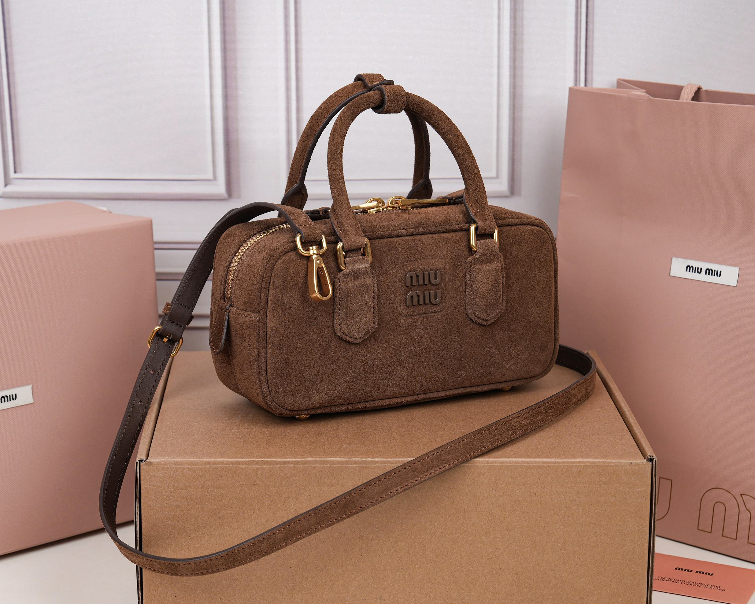 Prada Basic Bag M-l-s