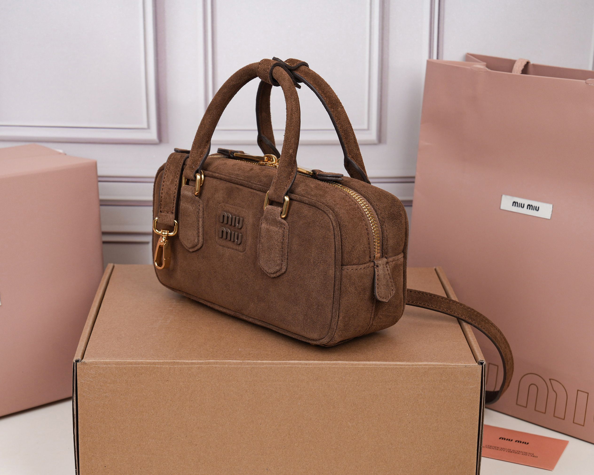 Prada Basic Bag M-l-s