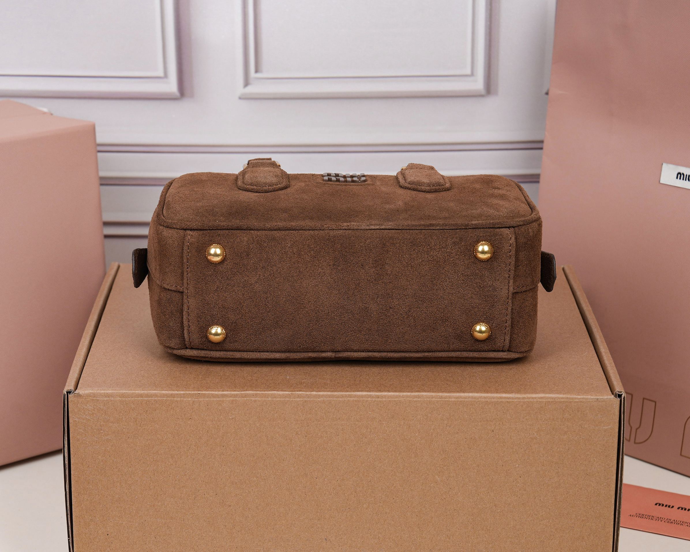 Prada Basic Bag M-l-s