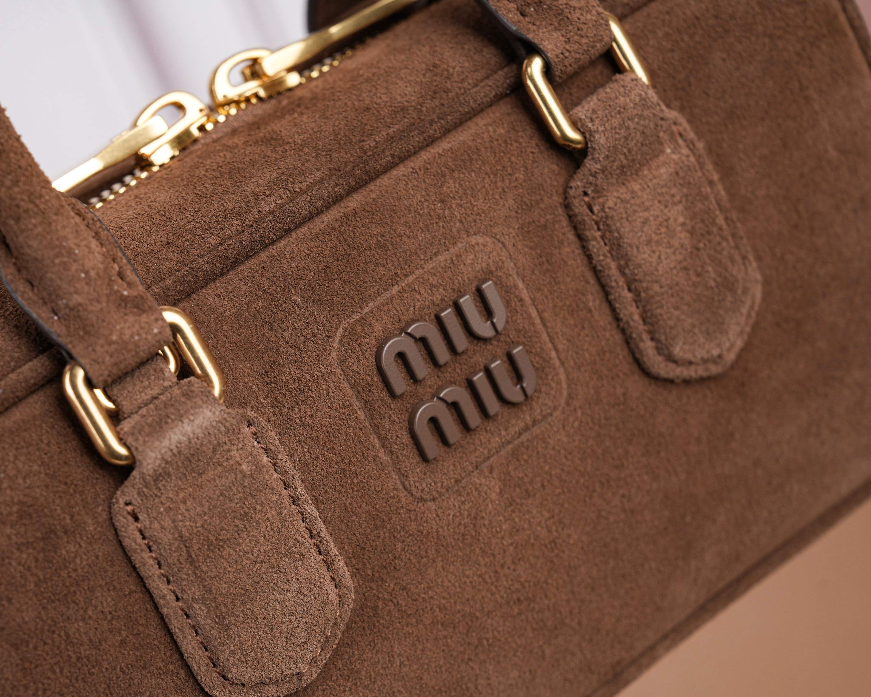 Prada Basic Bag M-l-s