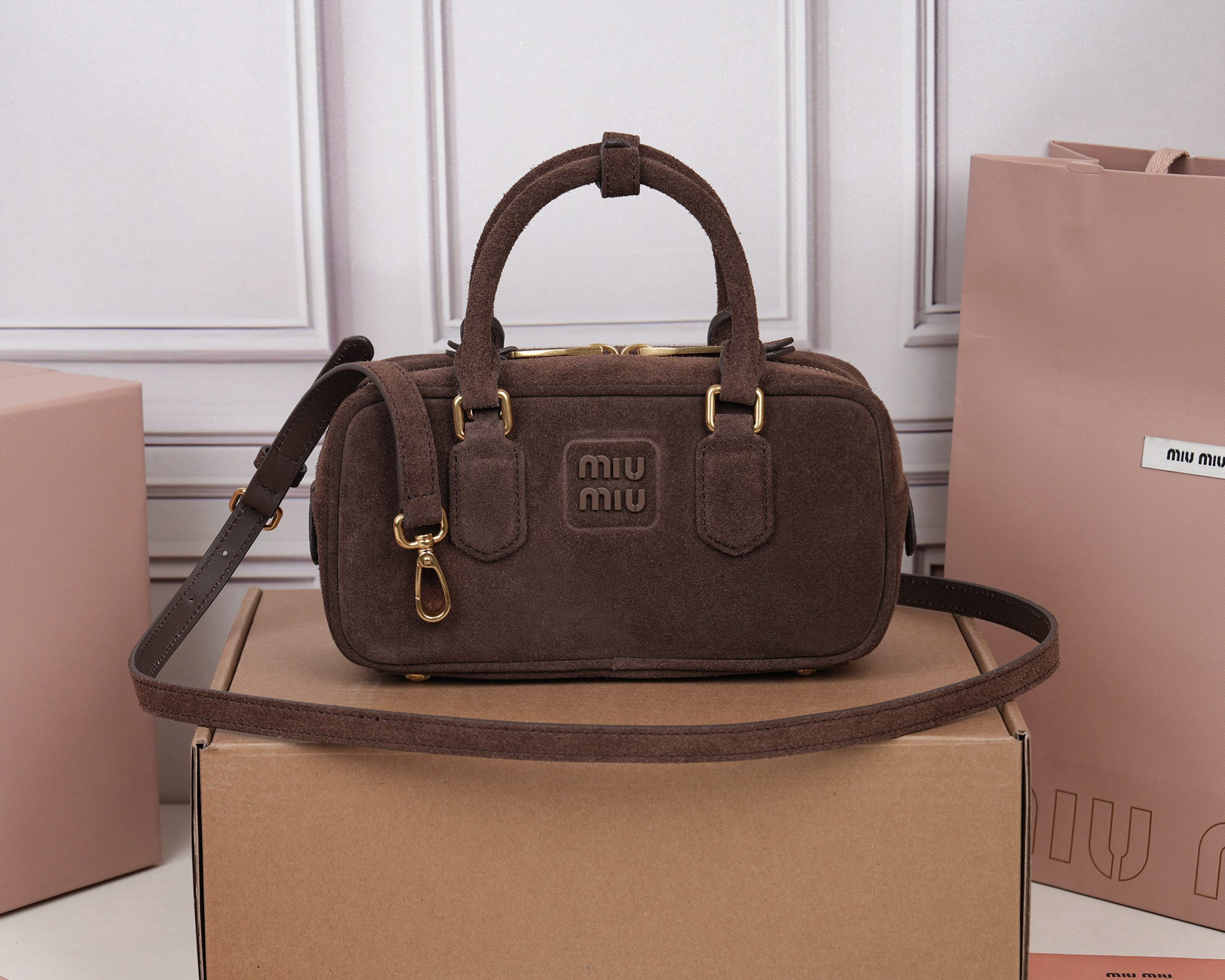 Prada Basic Bag M-l-s