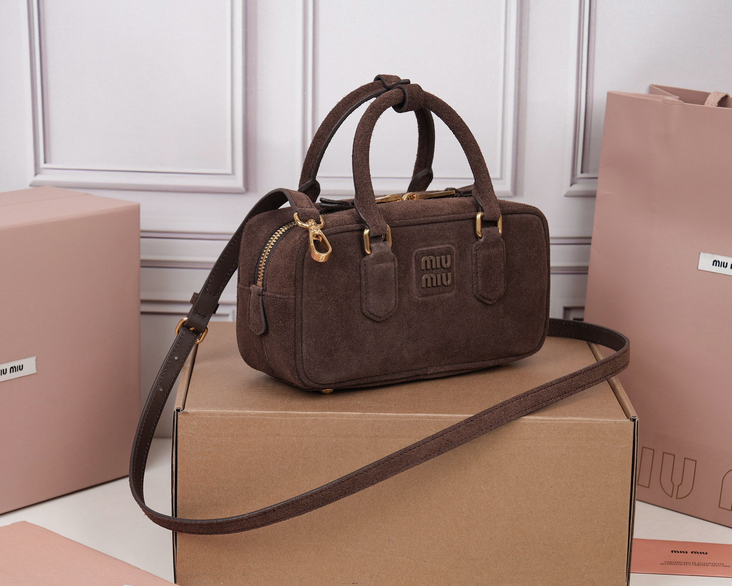 Prada Basic Bag M-l-s