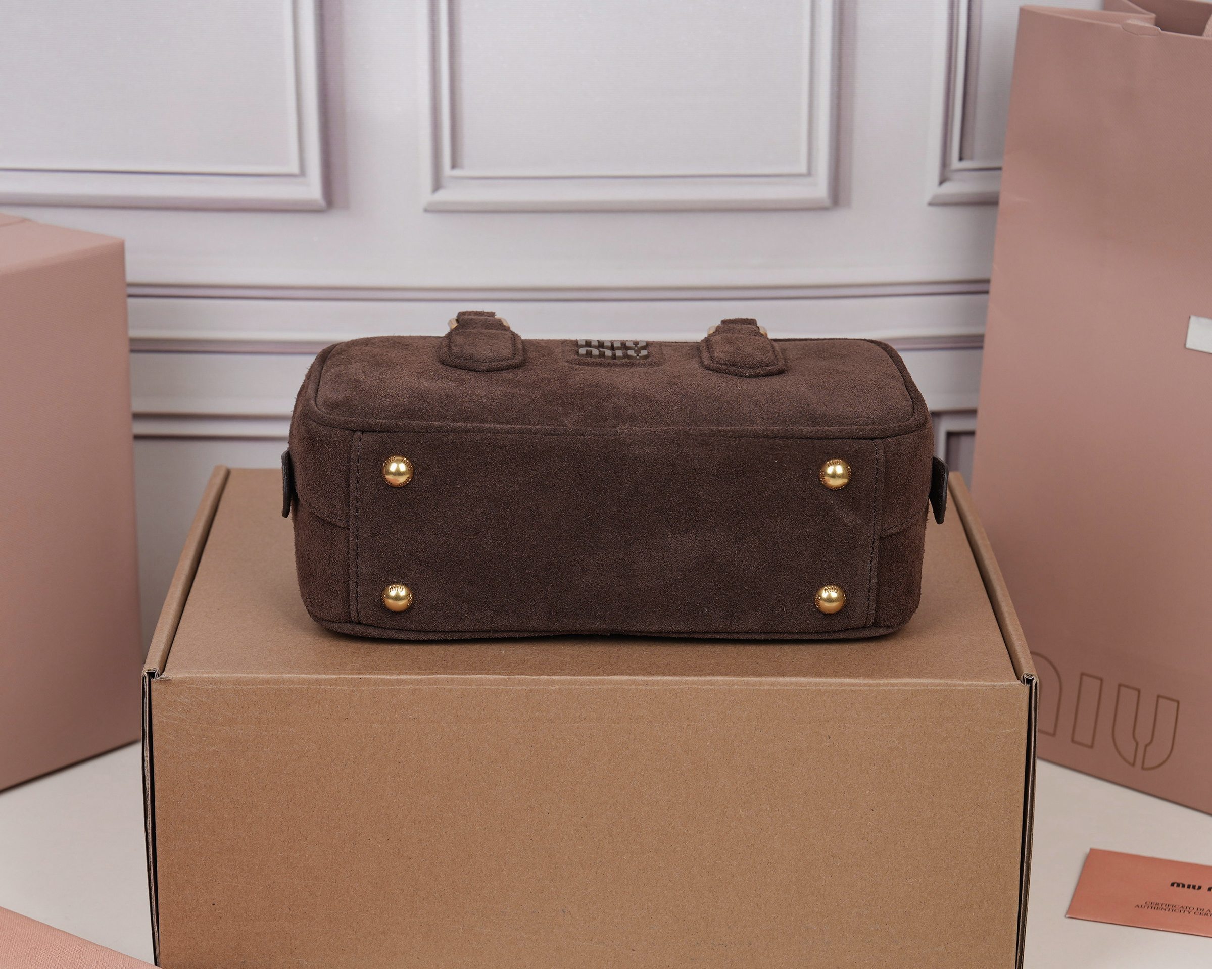 Prada Basic Bag M-l-s