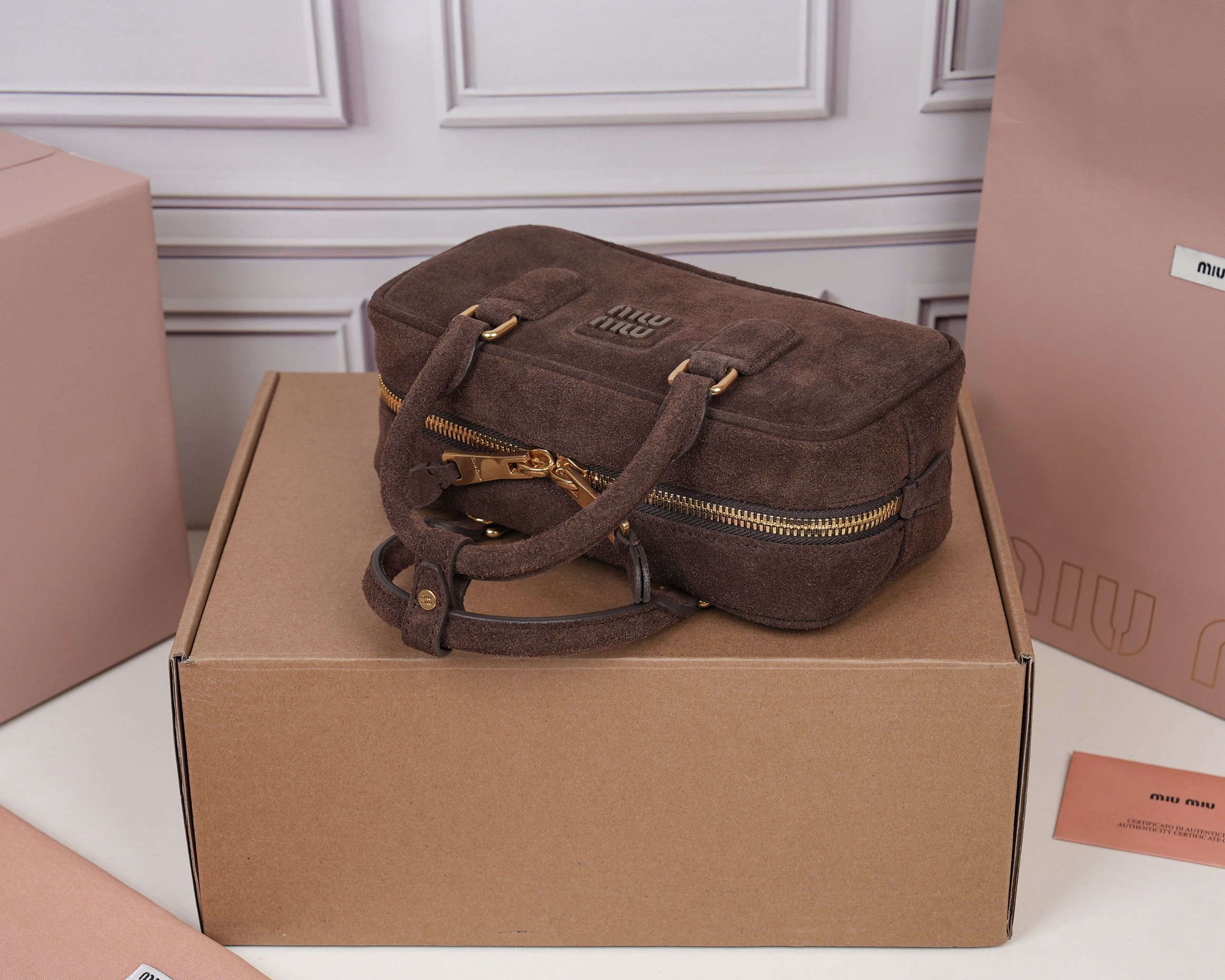 Prada Basic Bag M-l-s