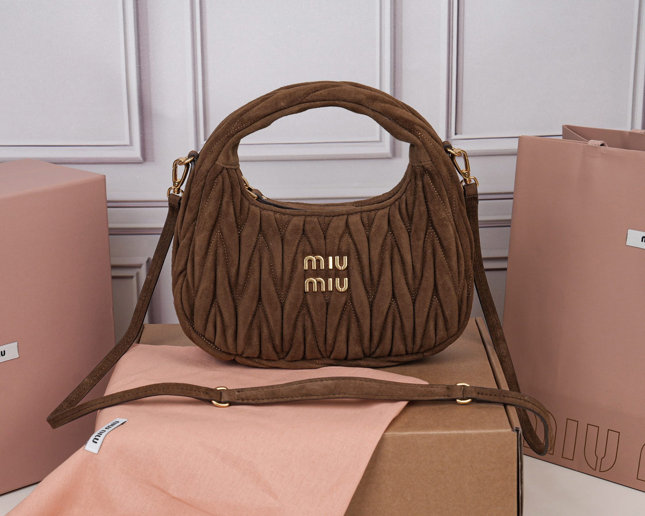 Miu Miu Basic Bag Sheepskin M-l-s