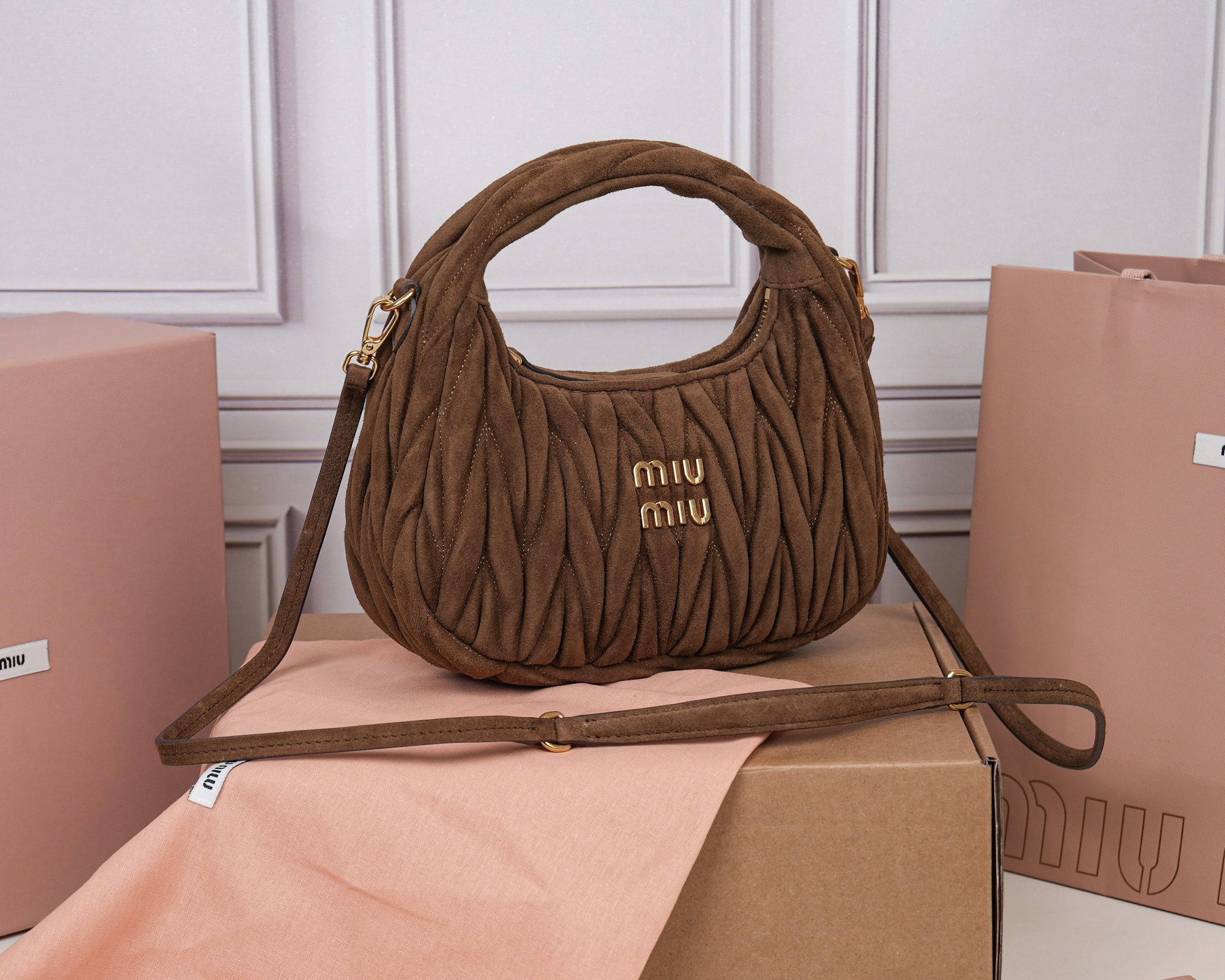 Miu Miu Basic Bag Sheepskin M-l-s