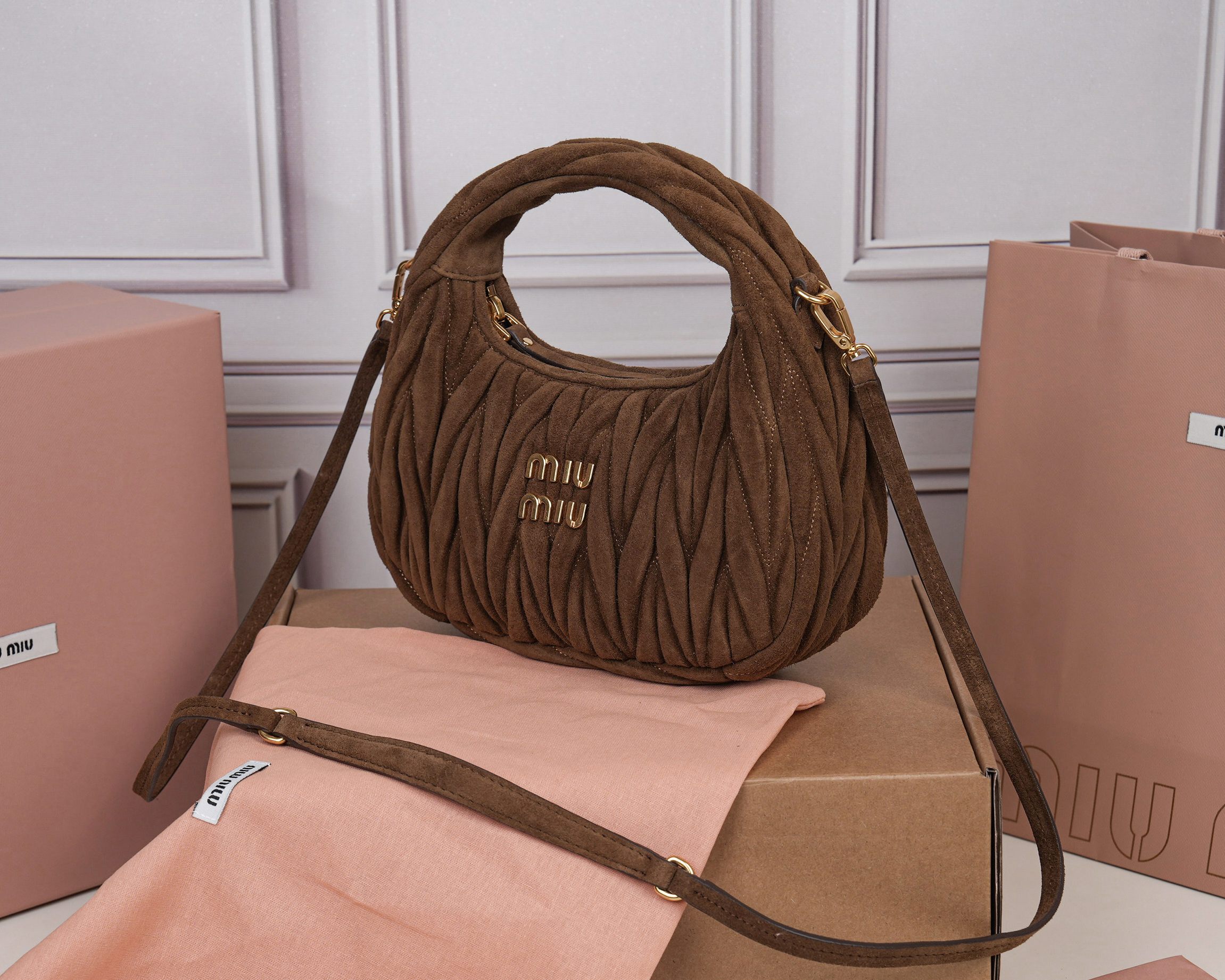 Miu Miu Basic Bag Sheepskin M-l-s